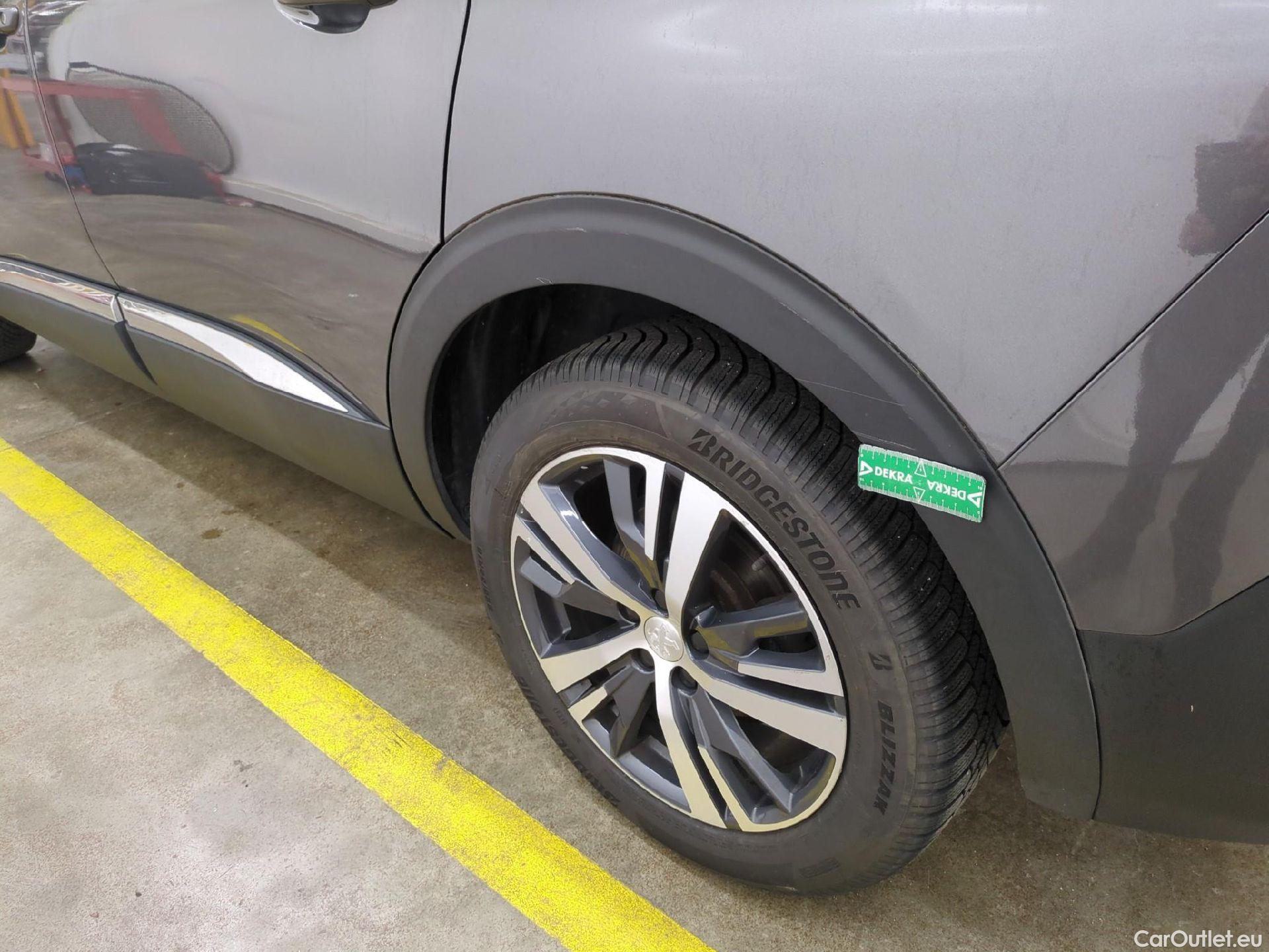  Peugeot  5008  Allure Pack 1.5 HDi 130CV BVA8 7 Sieges E6d #23