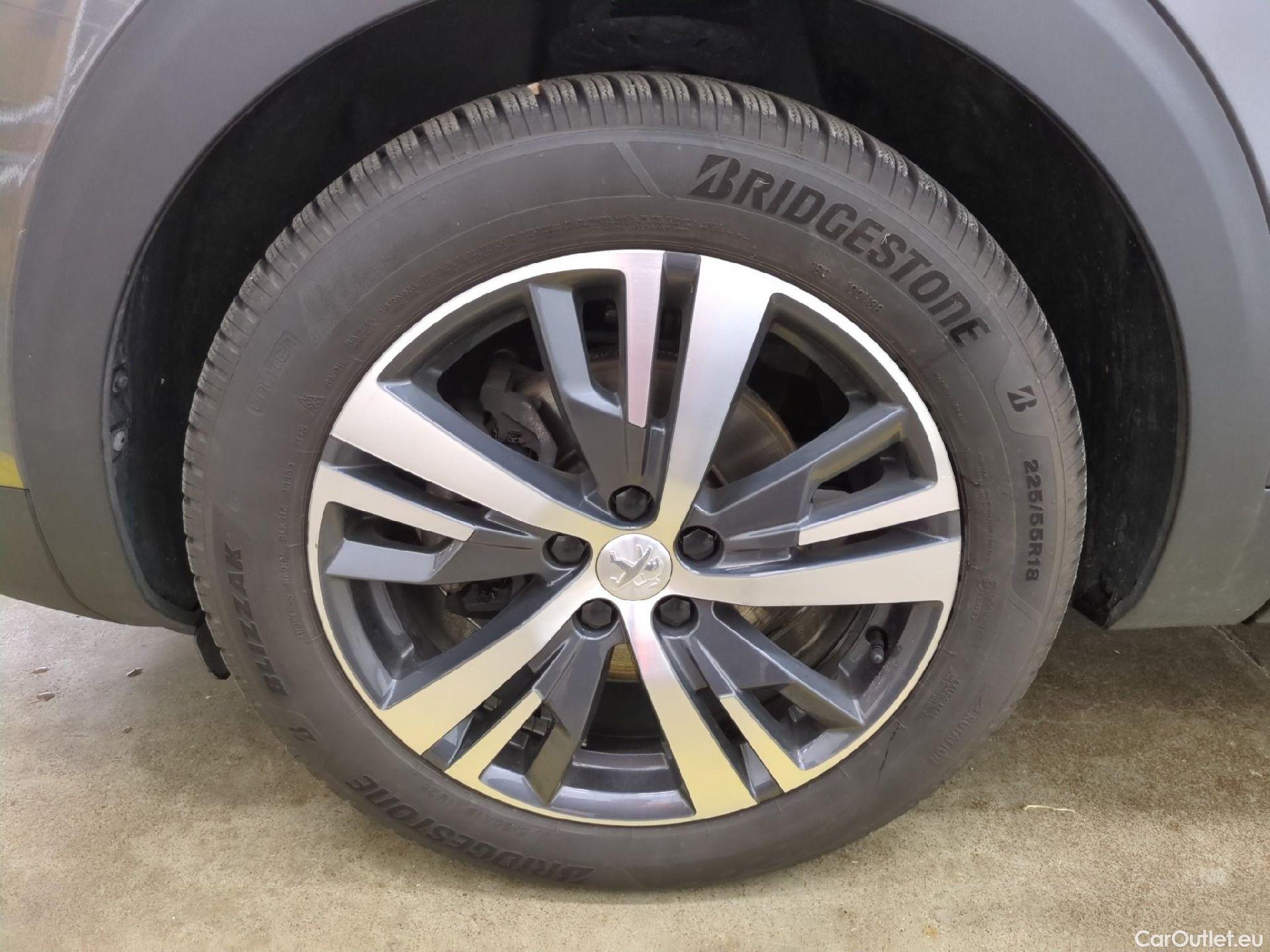  Peugeot  5008  Allure Pack 1.5 HDi 130CV BVA8 7 Sieges E6d #3