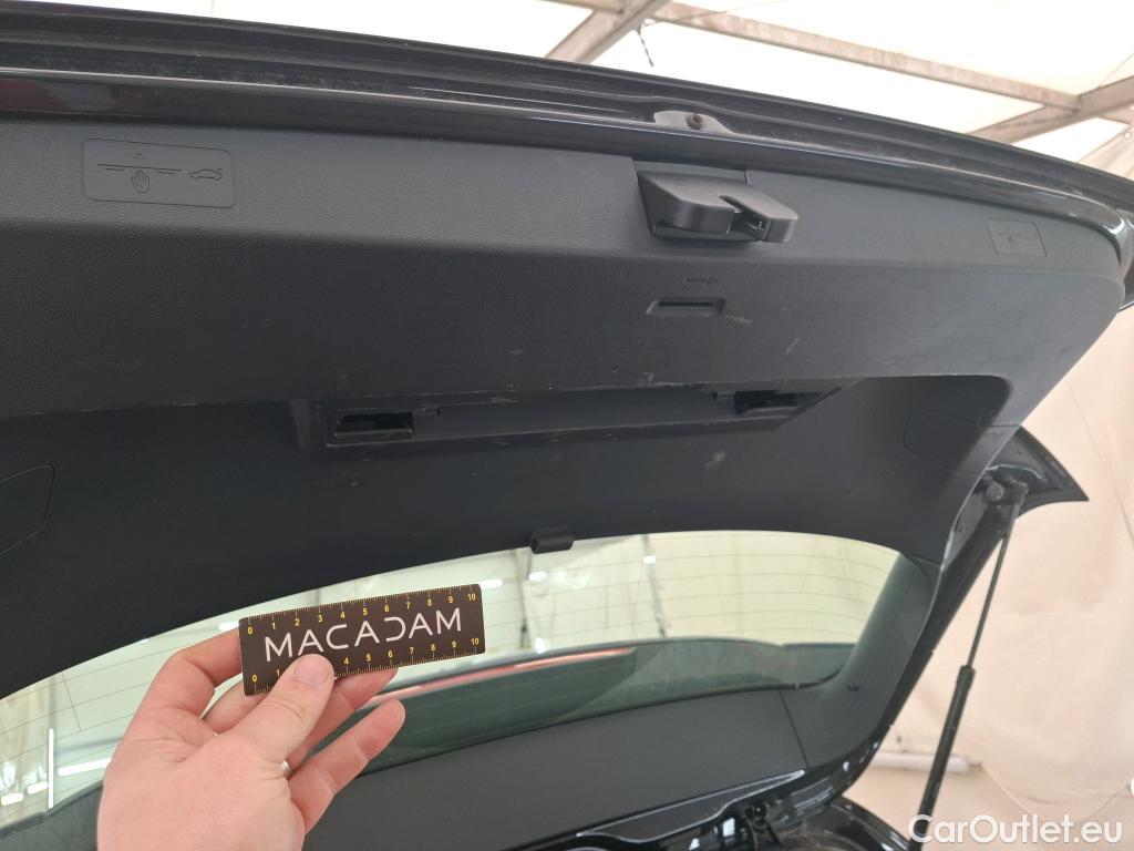  Volkswagen  Golf  VOLKSWAGEN / 2020 / 5P / Berline 2.0 TDI SCR 115 DSG7 Life Busi #24