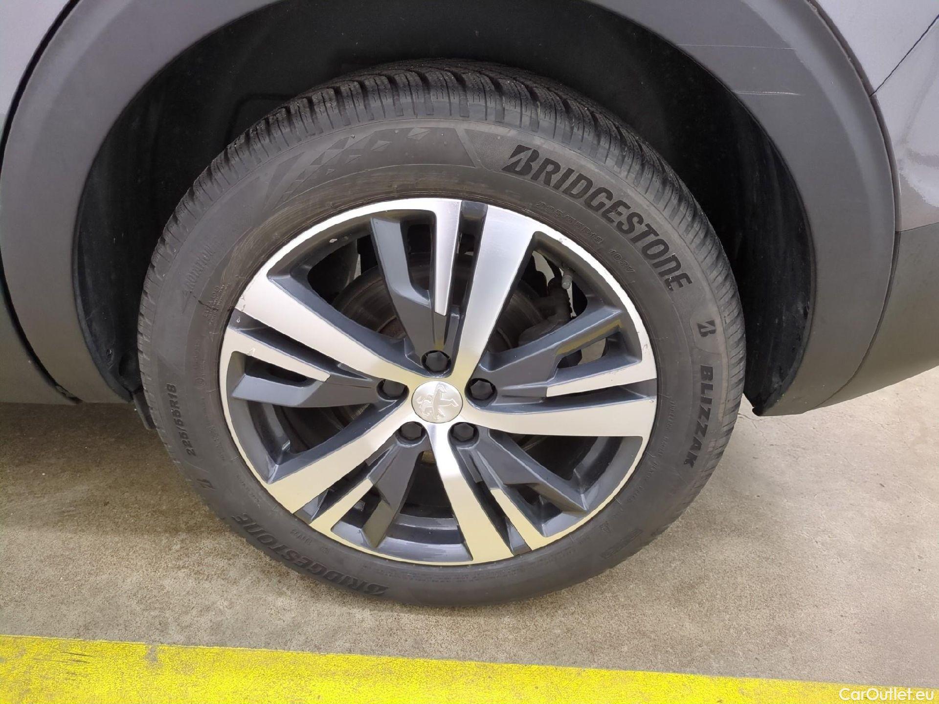  Peugeot  5008  Allure Pack 1.5 HDi 130CV BVA8 7 Sieges E6d #9