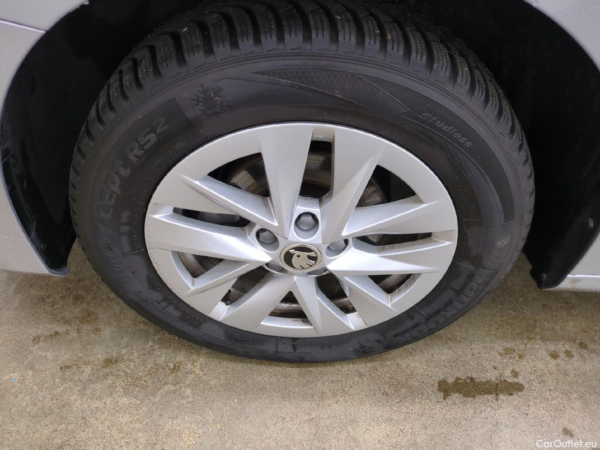  Skoda  Fabia  Ambition 1.0 MPI 80CV BVM5 E6d #6