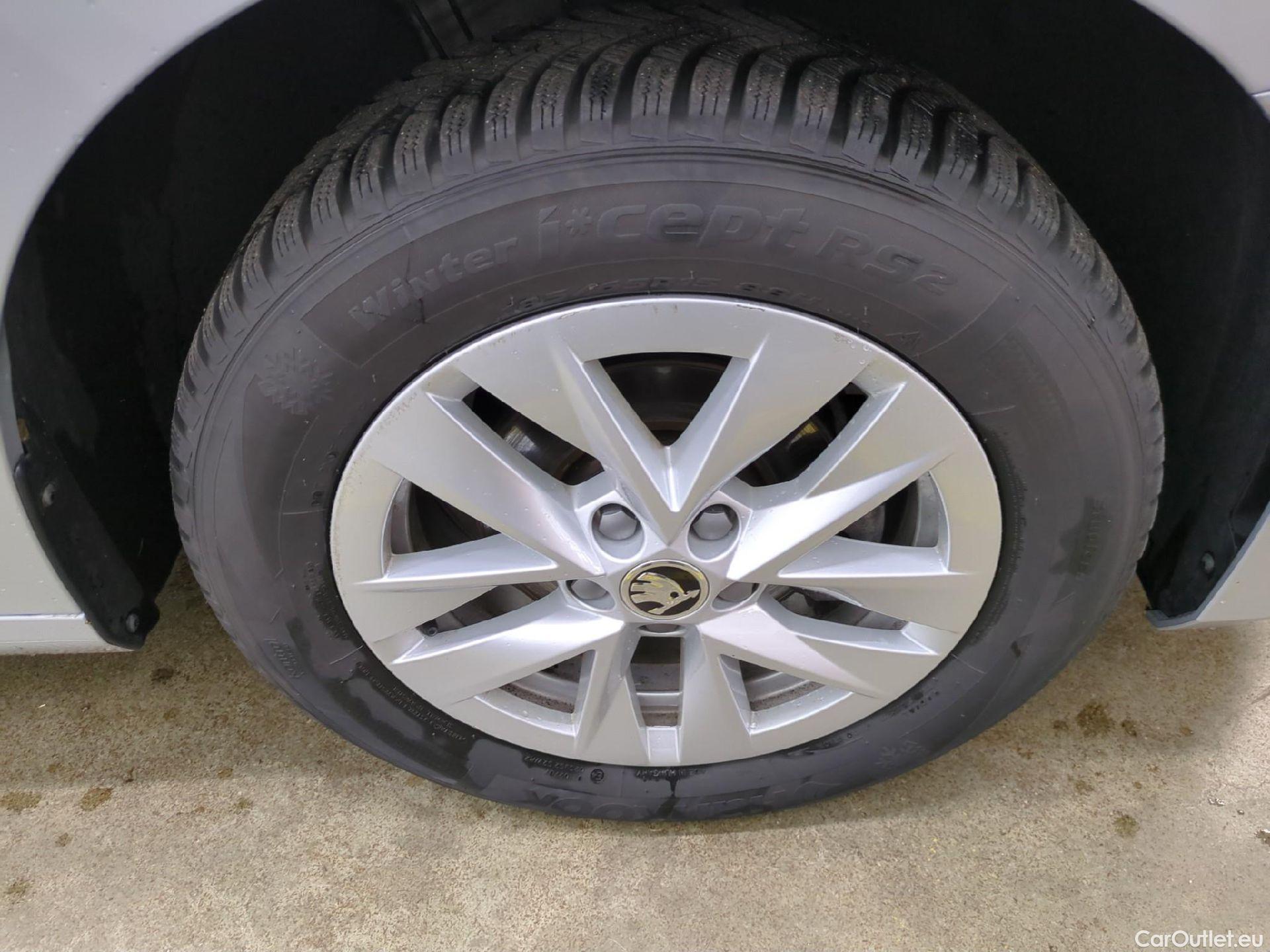  Skoda  Fabia  Ambition 1.0 MPI 80CV BVM5 E6d #3