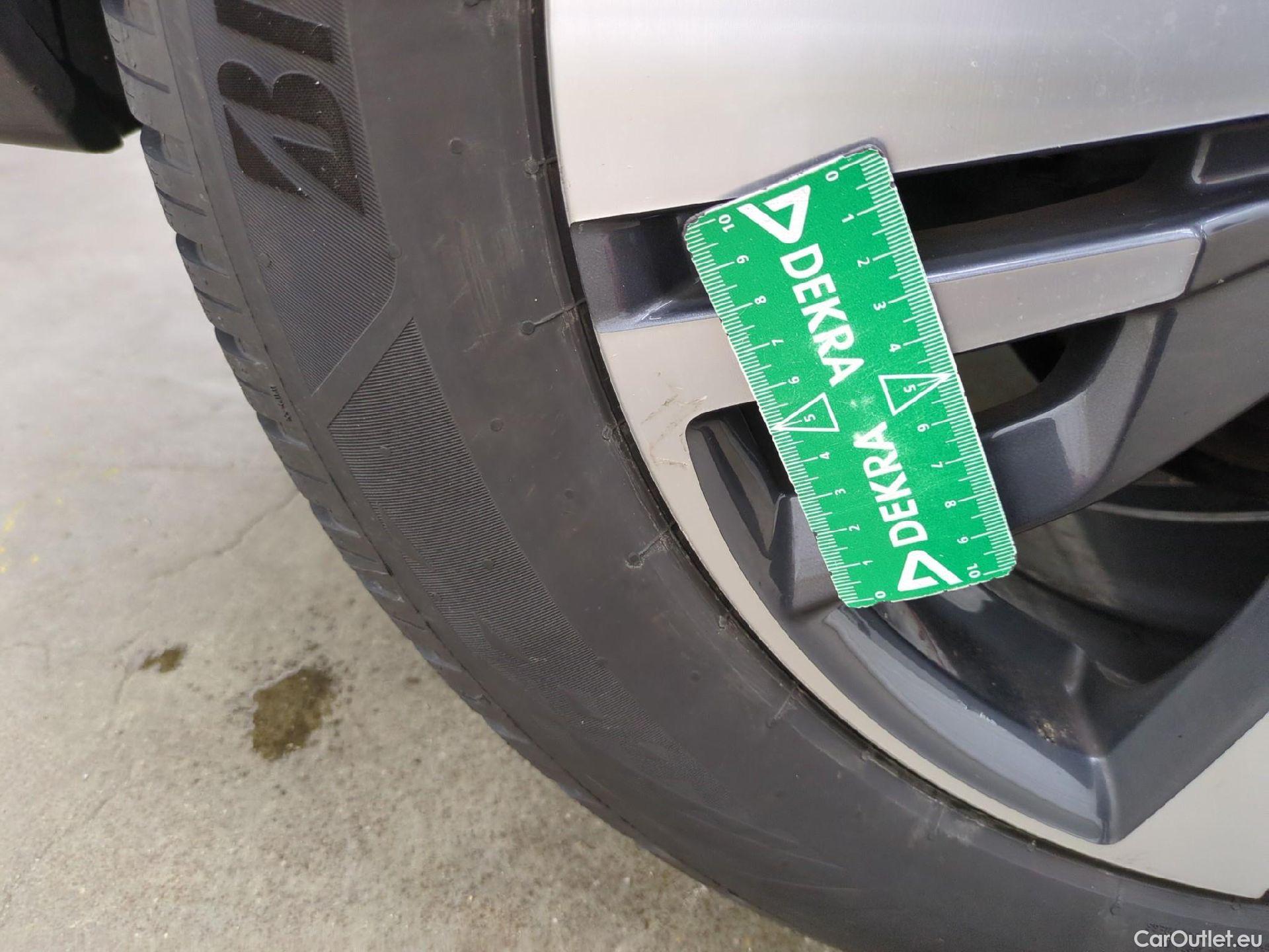  Peugeot  5008  Allure Pack 1.5 HDi 130CV BVA8 7 Sieges E6d #29