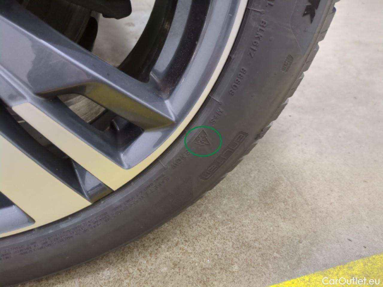  Peugeot  5008  Allure Pack 1.5 HDi 130CV BVA8 7 Sieges E6d #10