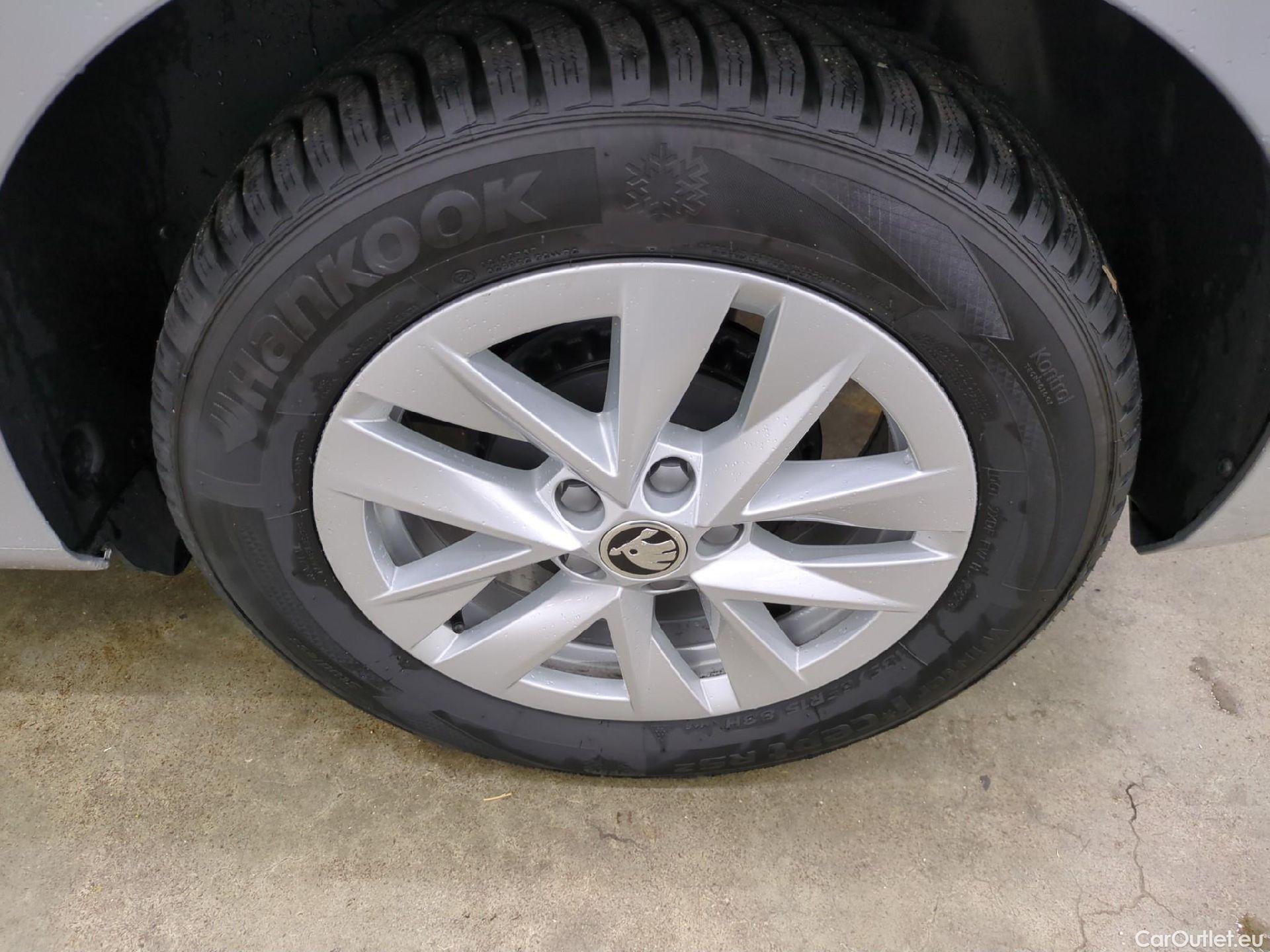  Skoda  Fabia  Ambition 1.0 MPI 80CV BVM5 E6d #7