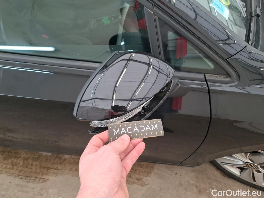  Volkswagen  Golf  VOLKSWAGEN / 2020 / 5P / Berline 2.0 TDI SCR 115 DSG7 Life Busi #37