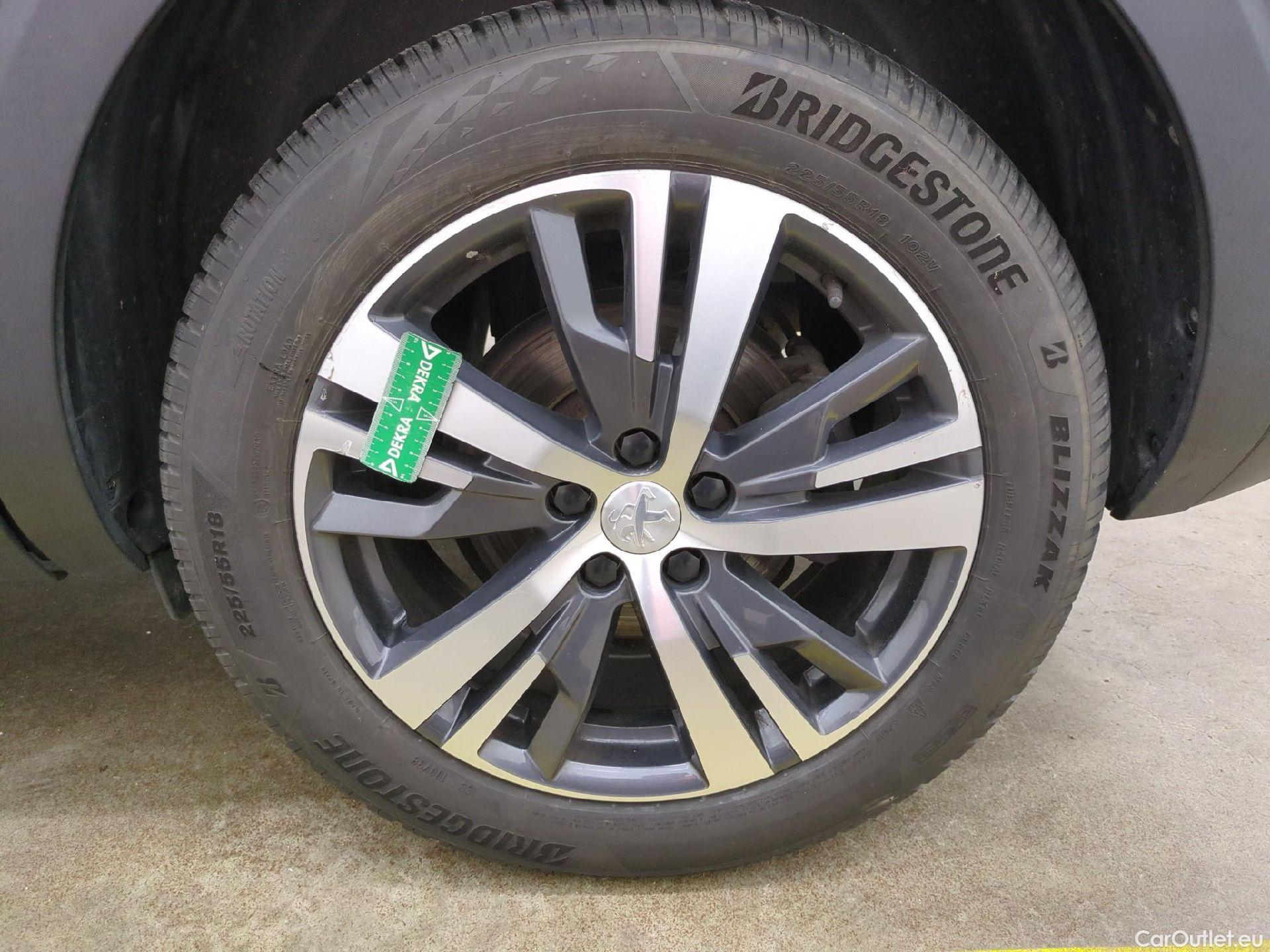  Peugeot  5008  Allure Pack 1.5 HDi 130CV BVA8 7 Sieges E6d #21