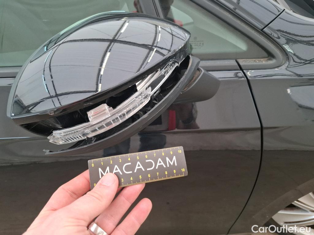  Volkswagen  Golf  VOLKSWAGEN / 2020 / 5P / Berline 2.0 TDI SCR 115 DSG7 Life Busi #1