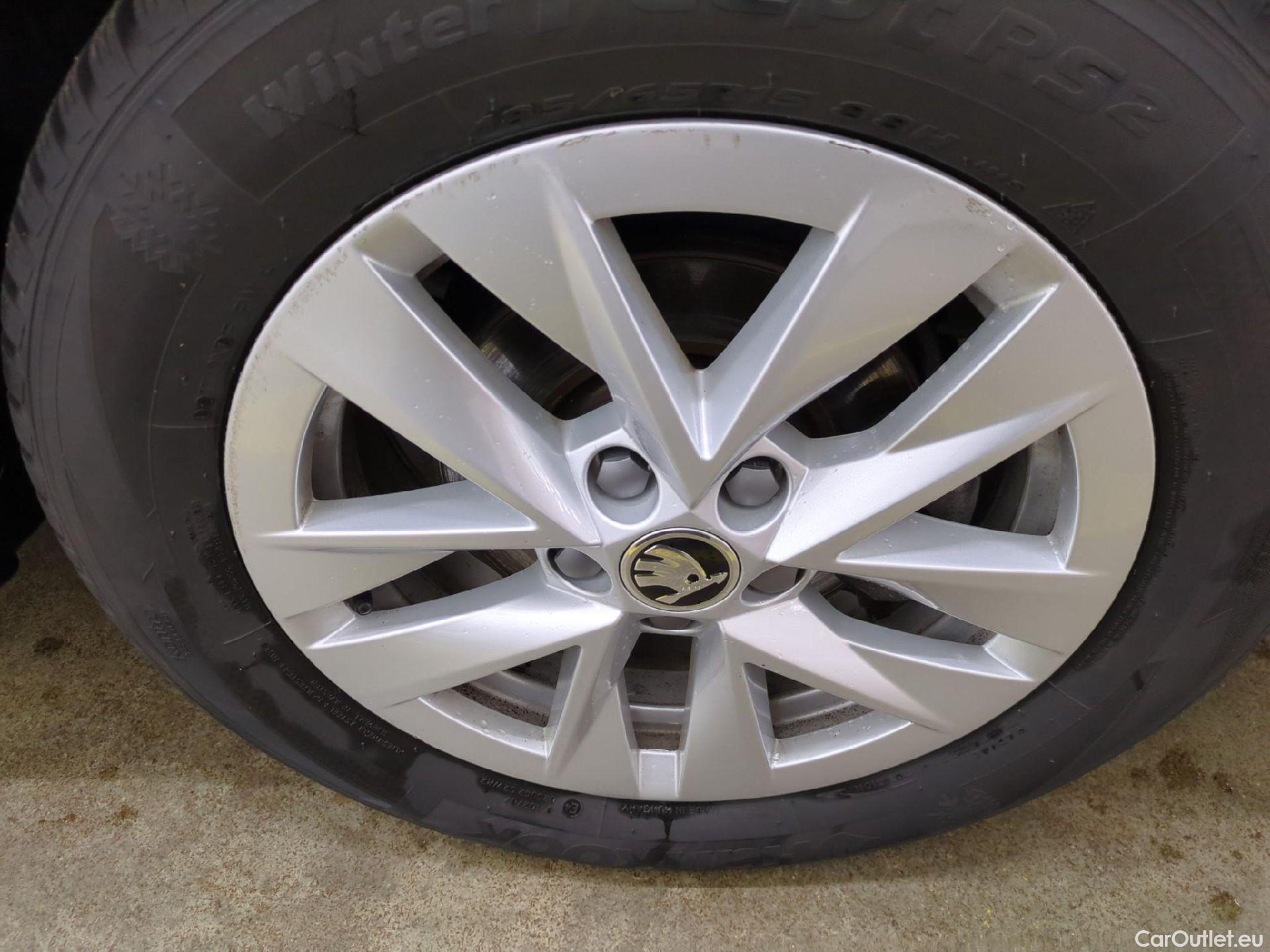  Skoda  Fabia  Ambition 1.0 MPI 80CV BVM5 E6d #5