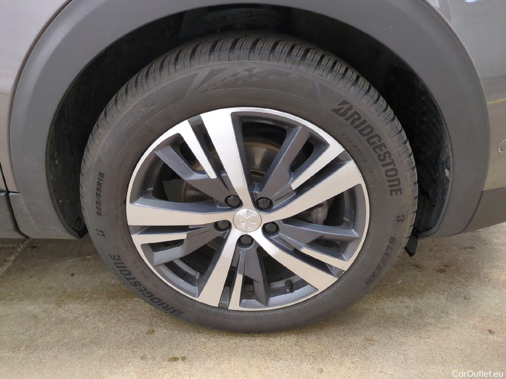  Peugeot  5008  Allure Pack 1.5 HDi 130CV BVA8 7 Sieges E6d #5