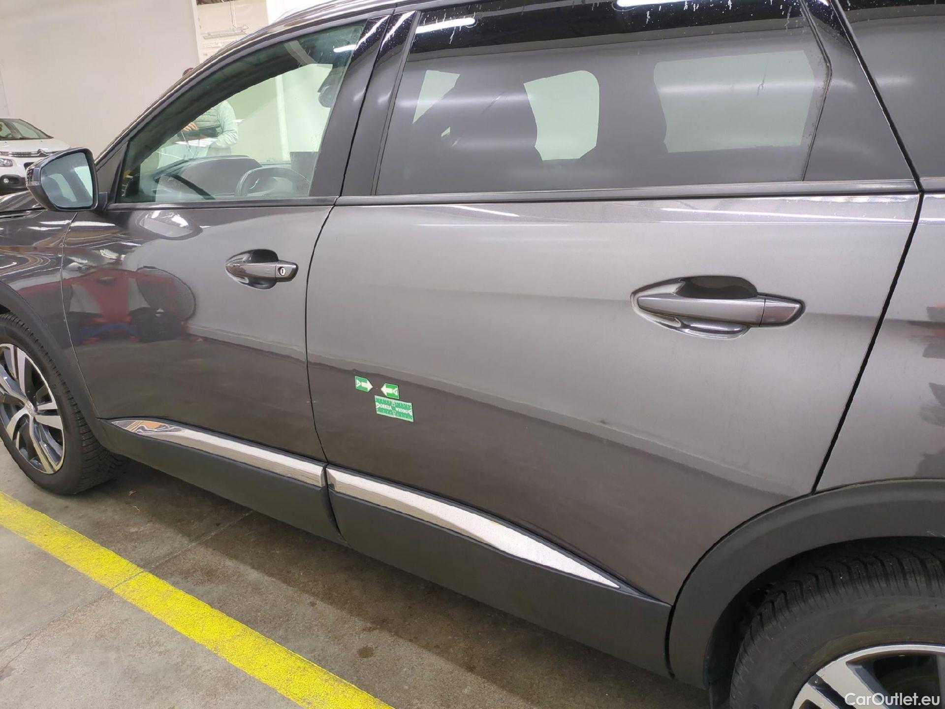  Peugeot  5008  Allure Pack 1.5 HDi 130CV BVA8 7 Sieges E6d #18