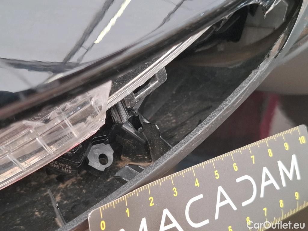  Volkswagen  Golf  VOLKSWAGEN / 2020 / 5P / Berline 2.0 TDI SCR 115 DSG7 Life Busi #4