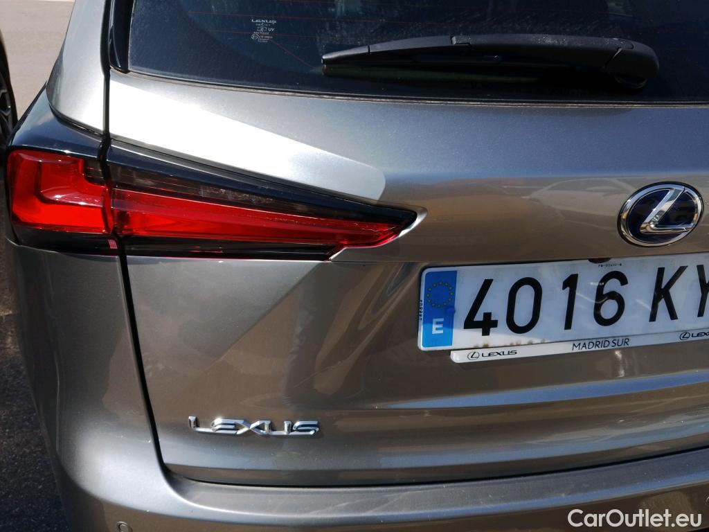  Lexus  NX LEXUS  / 2017 / 5P / todoterreno 2.5 300h Business Navigation 2WD #3