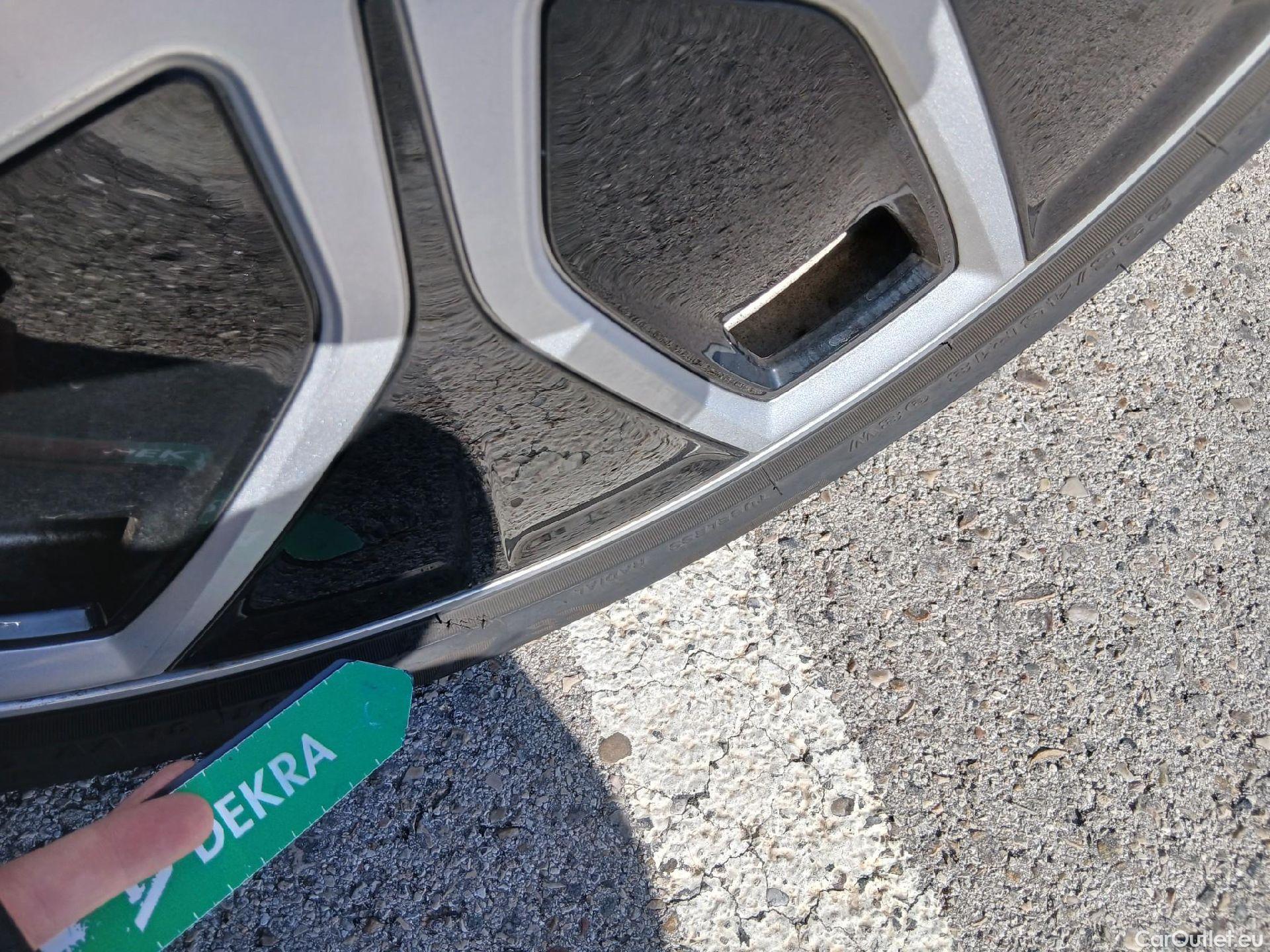  Land Rover  Discovery MG MG4 / 2022 / 5P / berlina con portón 77kWh Extended Range #7