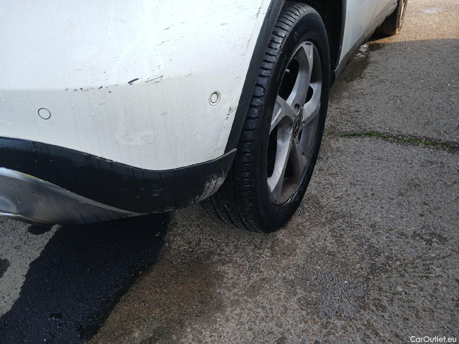  Mercedes  GLA MERCEDES-BENZ Clase  / 2017 / 5P / todoterreno  180 #13