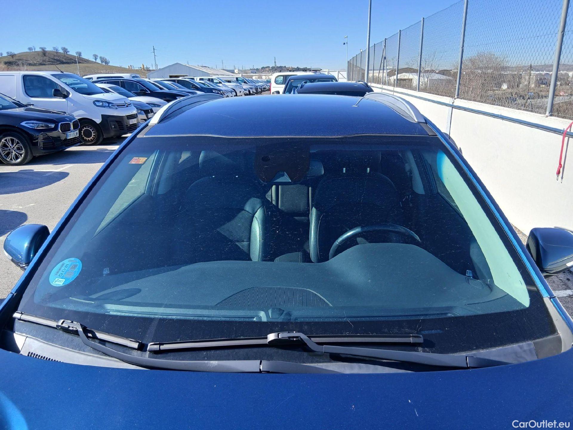  KIA  Niro KIA  / 2019 / 5P / crossover 1.6 GDi HEV 104kW (141CV) Drive #2