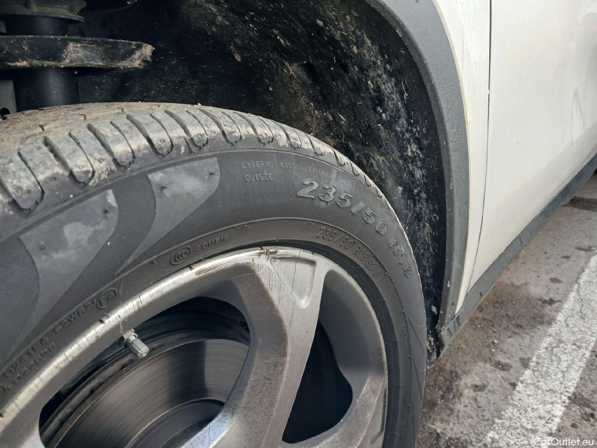  Mercedes  GLA MERCEDES-BENZ Clase  / 2017 / 5P / todoterreno  180 #2