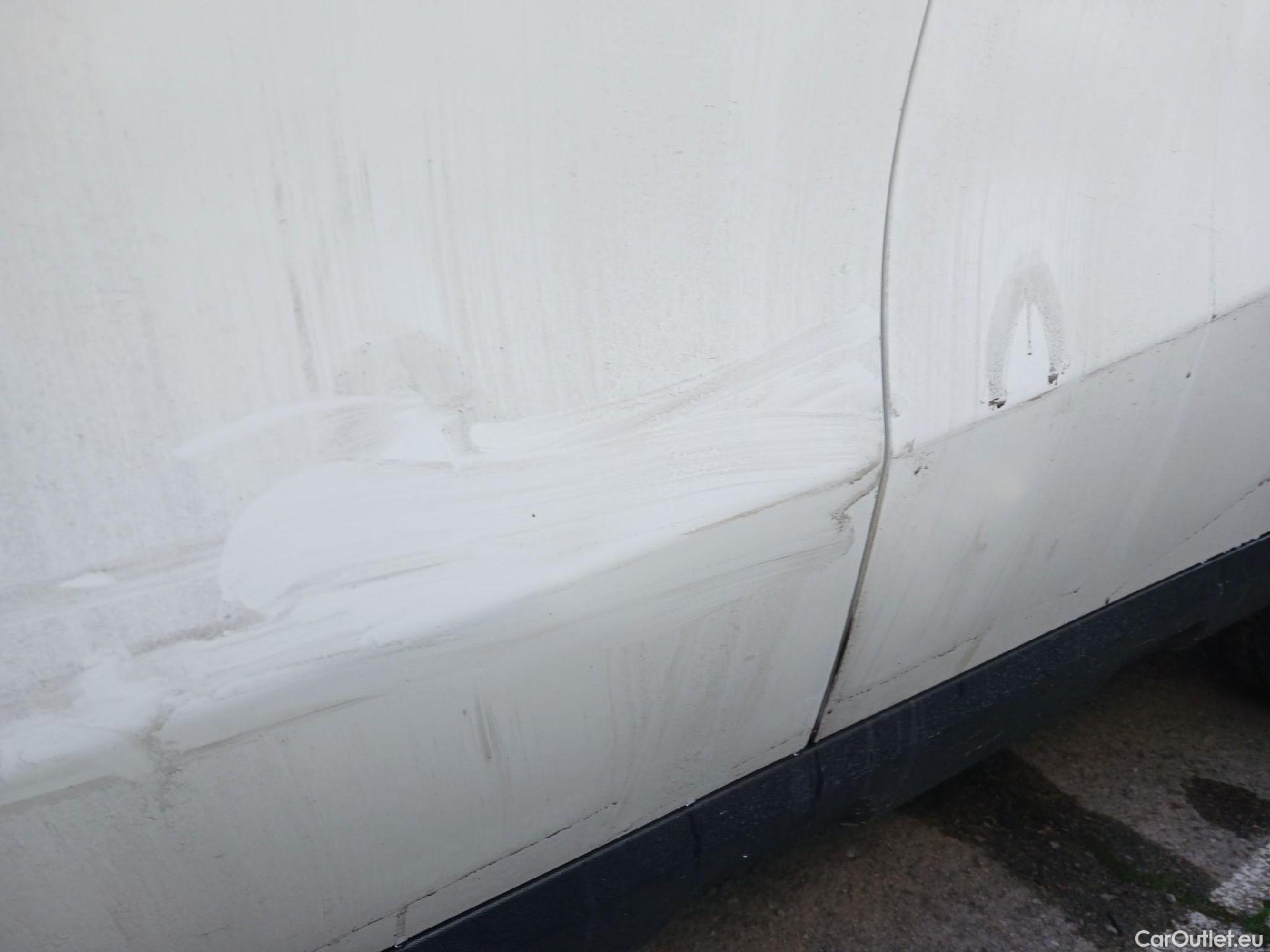  Mercedes  GLA MERCEDES-BENZ Clase  / 2017 / 5P / todoterreno  180 #4