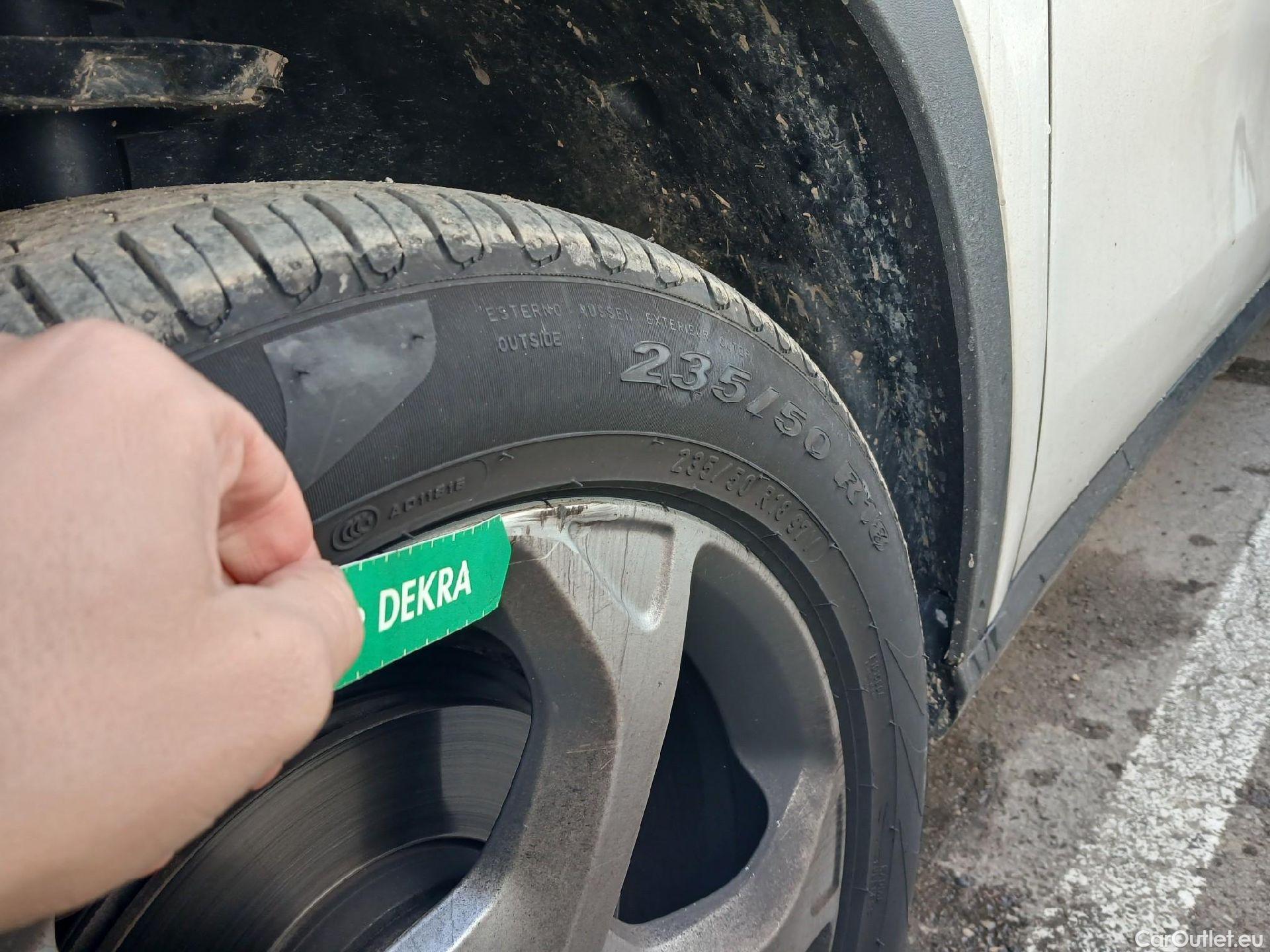  Mercedes  GLA MERCEDES-BENZ Clase  / 2017 / 5P / todoterreno  180 #3