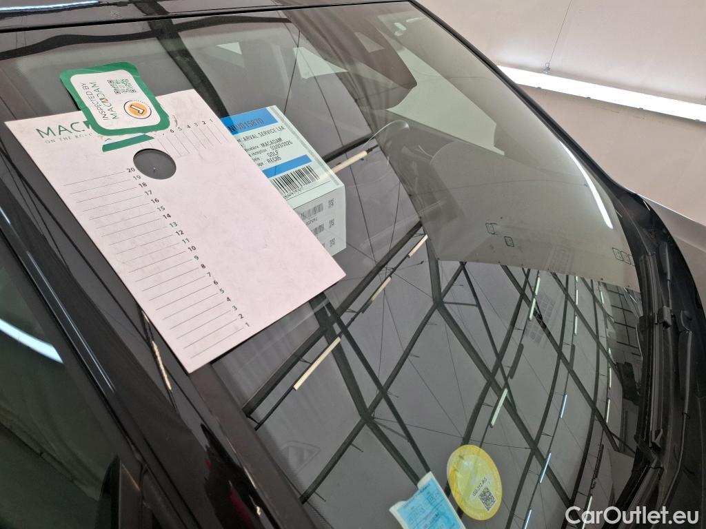  Volkswagen  Golf  VOLKSWAGEN / 2020 / 5P / Berline 2.0 TDI SCR 115 DSG7 Life Busi #43