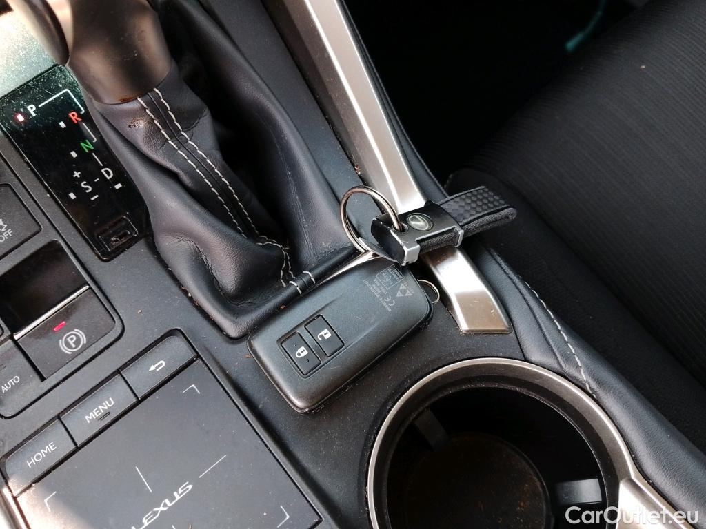  Lexus  NX LEXUS  / 2017 / 5P / todoterreno 2.5 300h Business Navigation 2WD #1