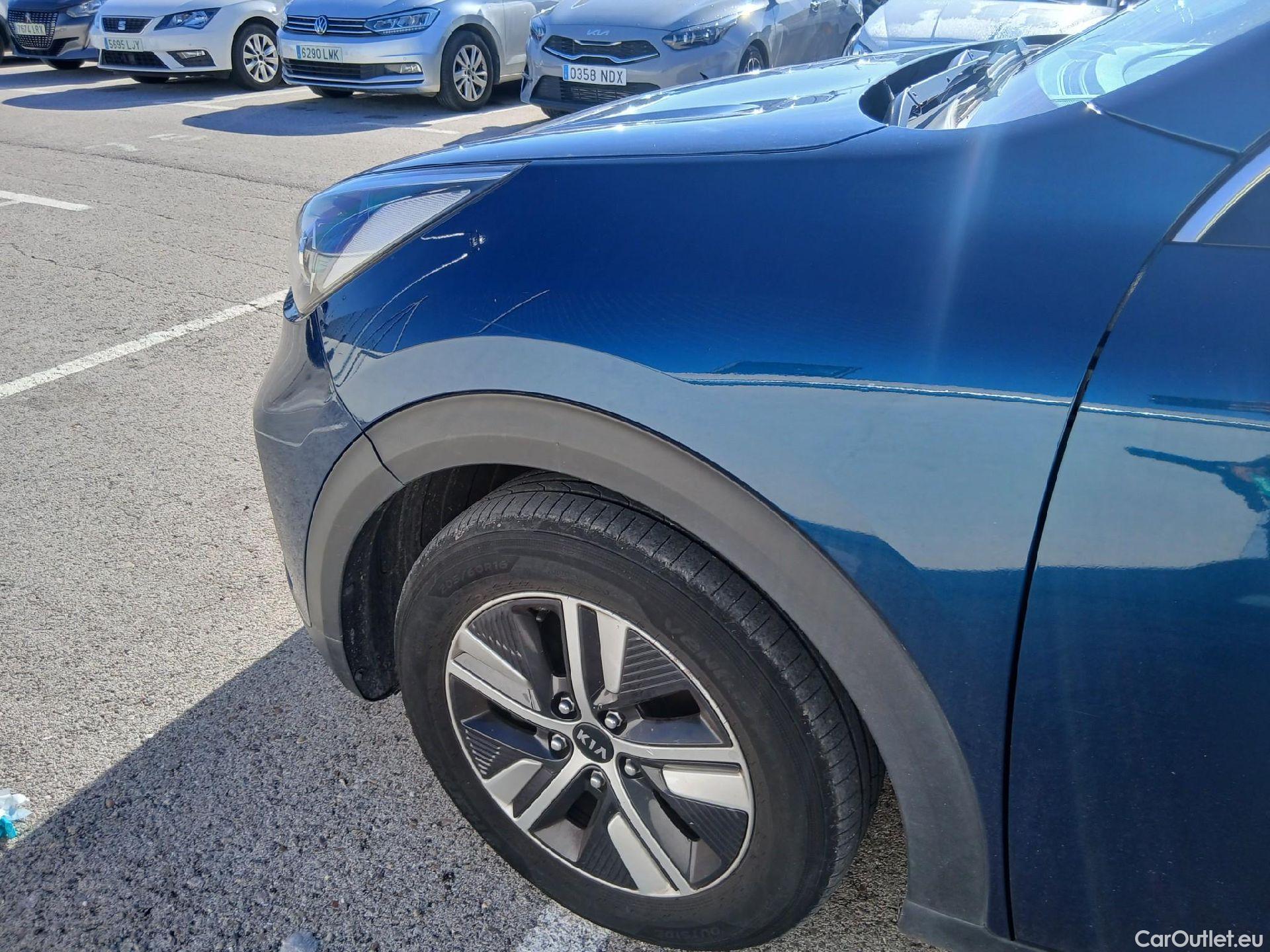  KIA  Niro KIA  / 2019 / 5P / crossover 1.6 GDi HEV 104kW (141CV) Drive #16