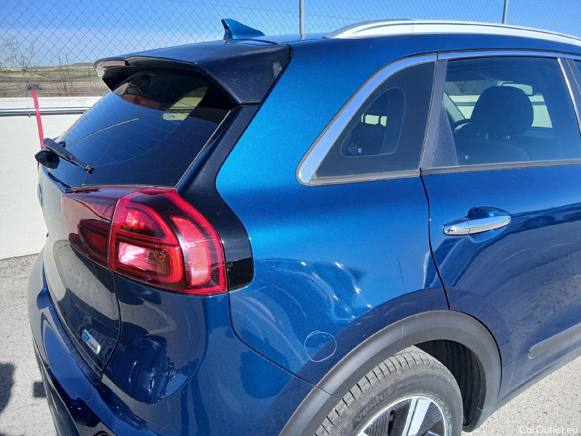  KIA  Niro KIA  / 2019 / 5P / crossover 1.6 GDi HEV 104kW (141CV) Drive #35