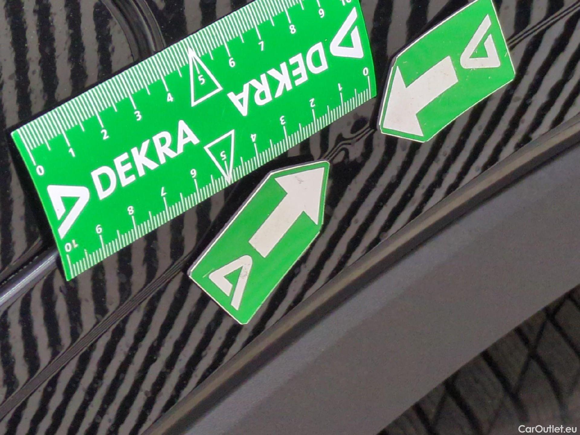  Volvo  XC 40 VOLVO XC40 / 2022 / 5P / SUV Recharge T4 211 DCT7 Start #17