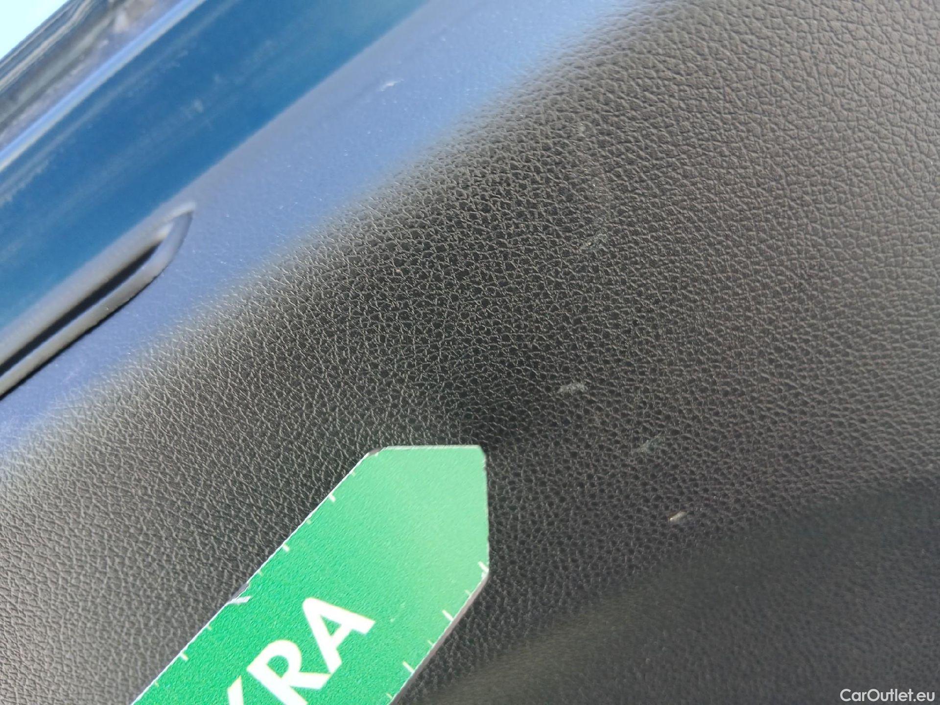  KIA  Niro KIA  / 2019 / 5P / crossover 1.6 GDi HEV 104kW (141CV) Drive #36