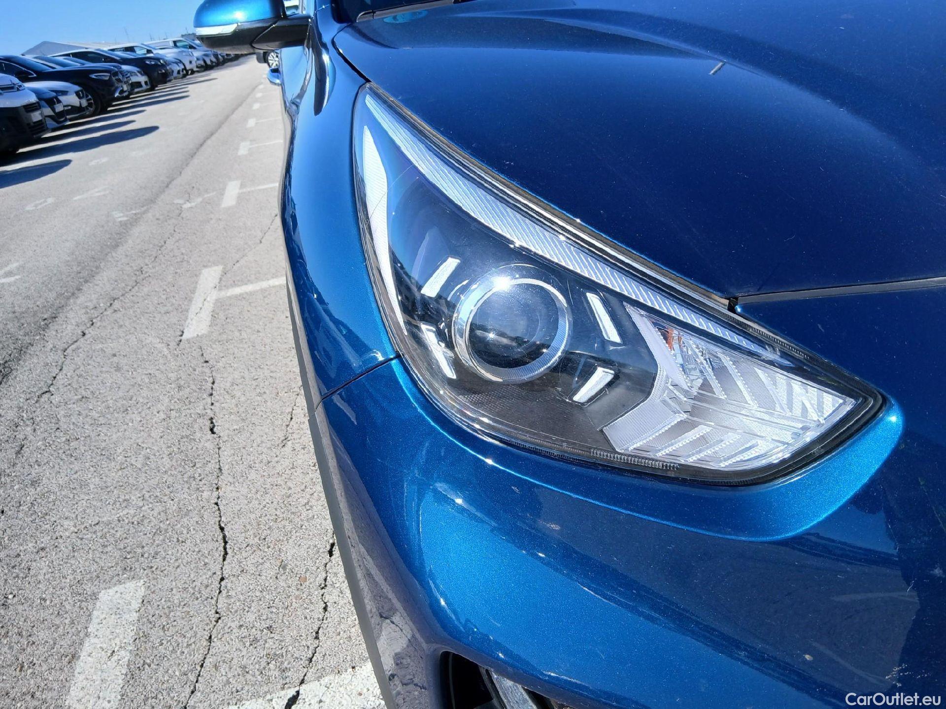  KIA  Niro KIA  / 2019 / 5P / crossover 1.6 GDi HEV 104kW (141CV) Drive #11