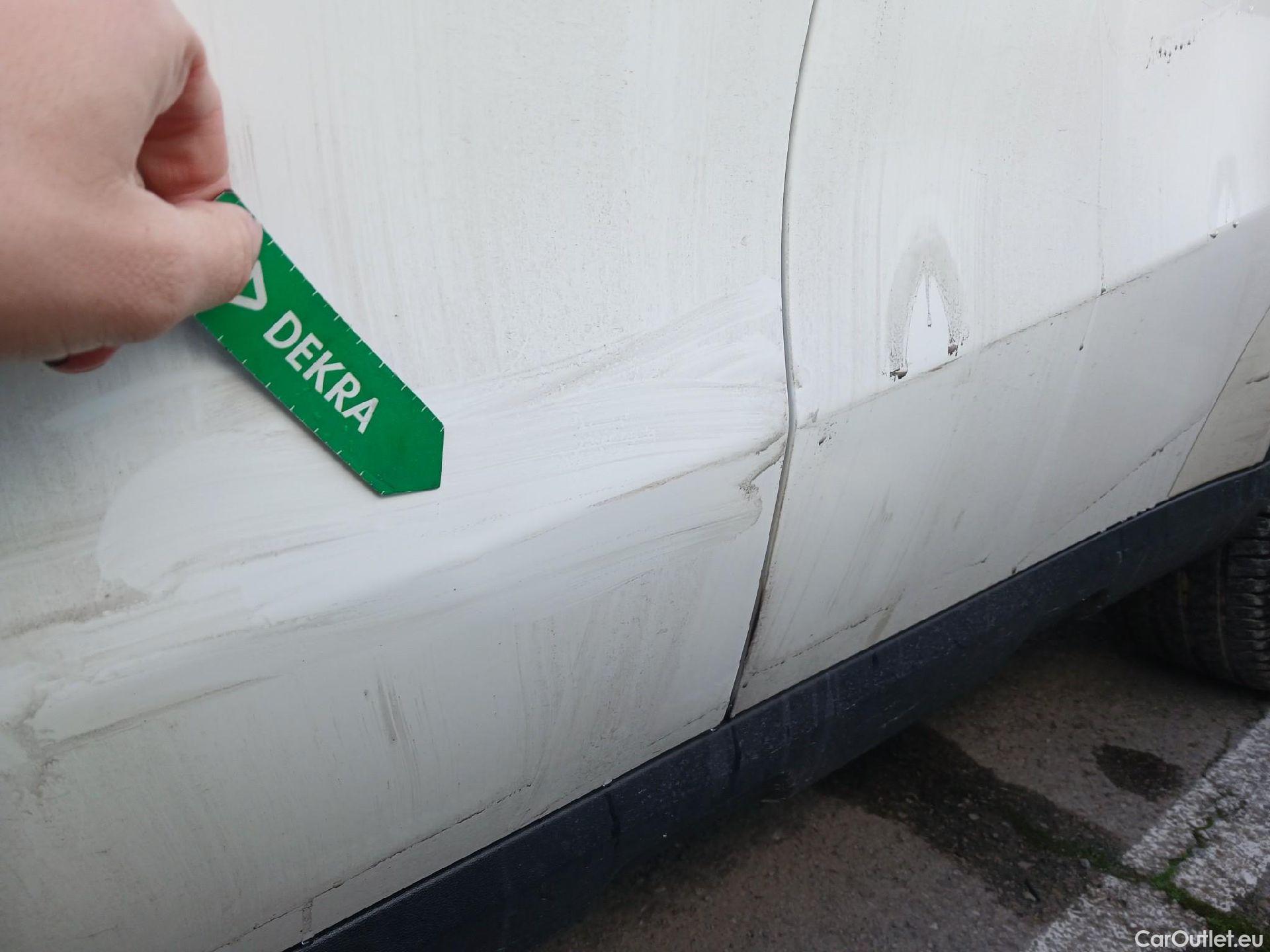  Mercedes  GLA MERCEDES-BENZ Clase  / 2017 / 5P / todoterreno  180 #5