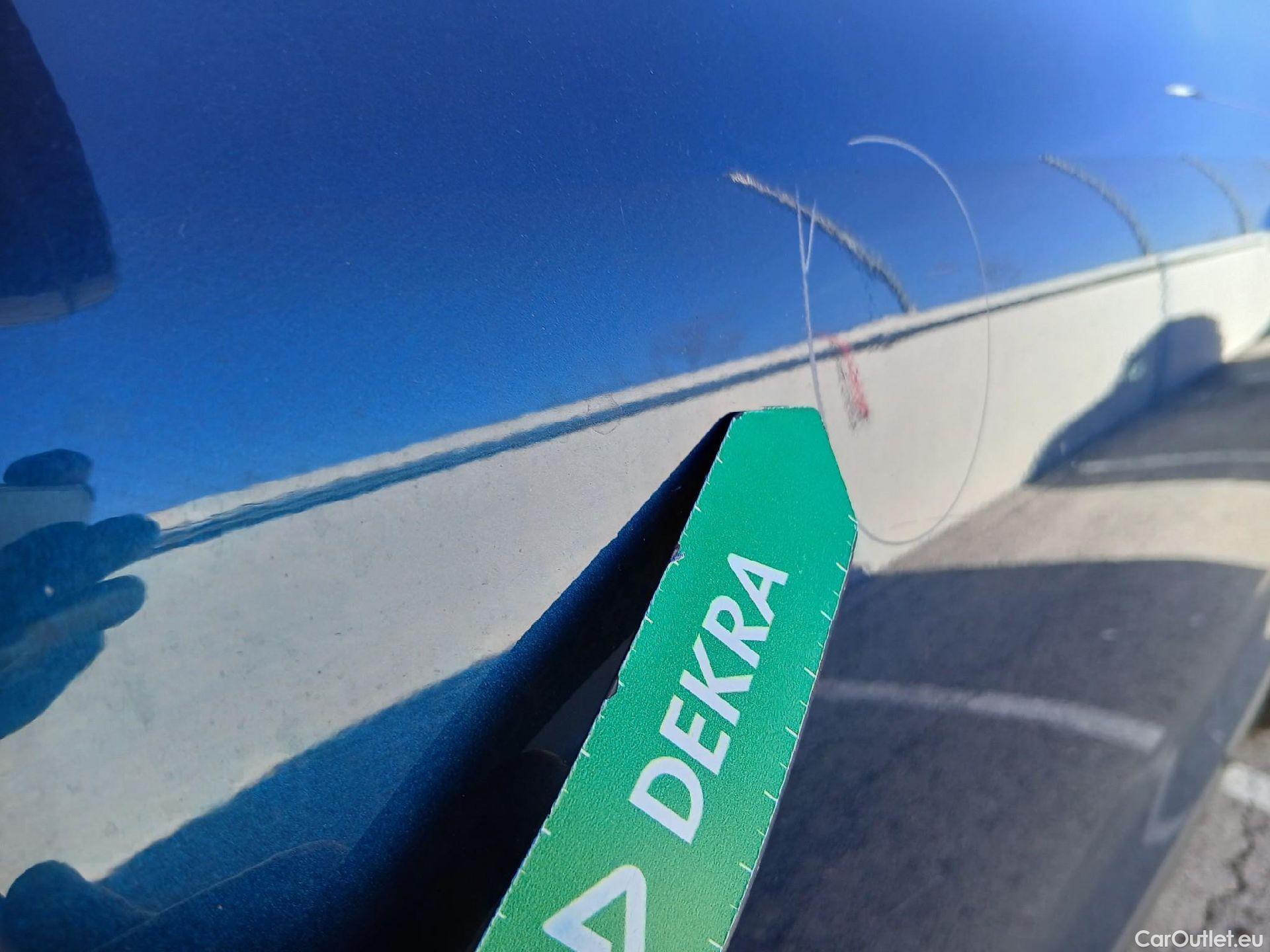  KIA  Niro KIA  / 2019 / 5P / crossover 1.6 GDi HEV 104kW (141CV) Drive #17