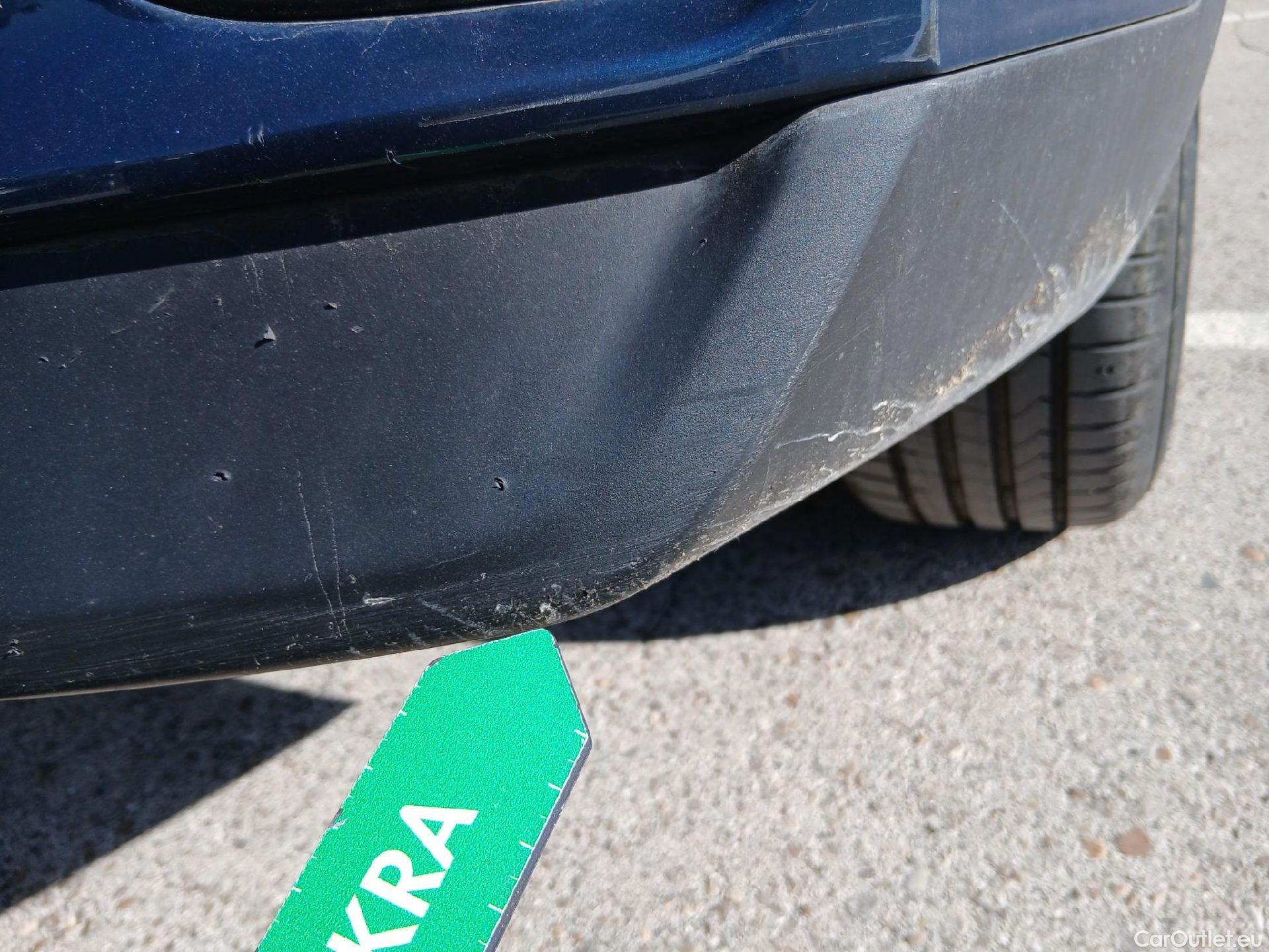  KIA  Niro KIA  / 2019 / 5P / crossover 1.6 GDi HEV 104kW (141CV) Drive #30