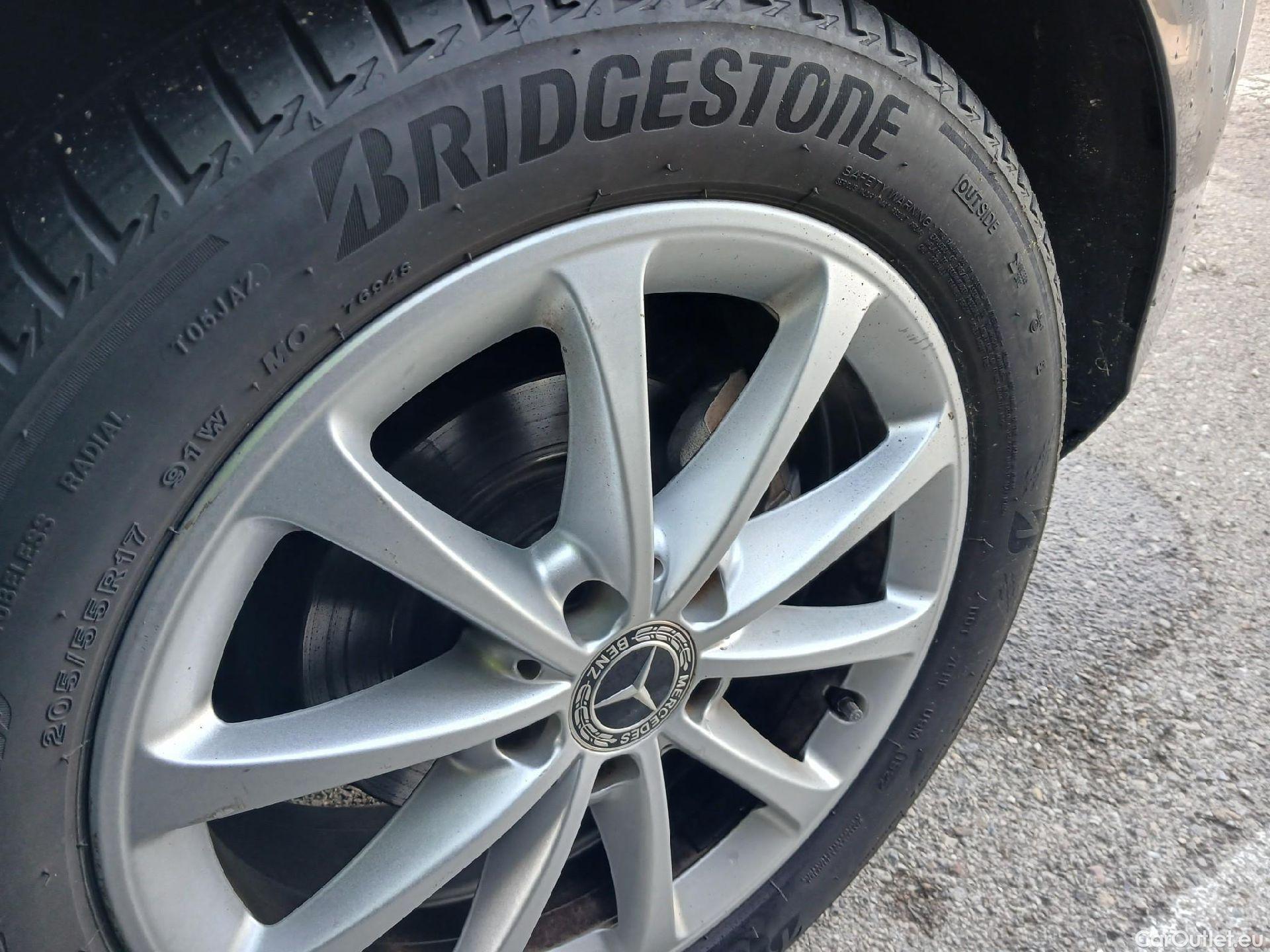  Mercedes  A-Klasse MERCEDES-BENZ Clase A / 2018 / 5P / berlina con portón A 180 d #15