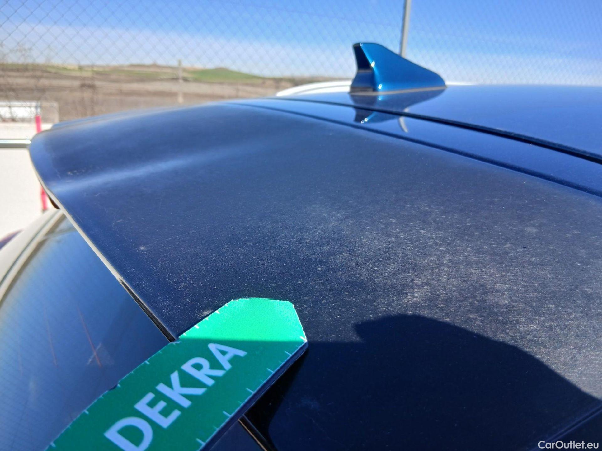  KIA  Niro KIA  / 2019 / 5P / crossover 1.6 GDi HEV 104kW (141CV) Drive #33