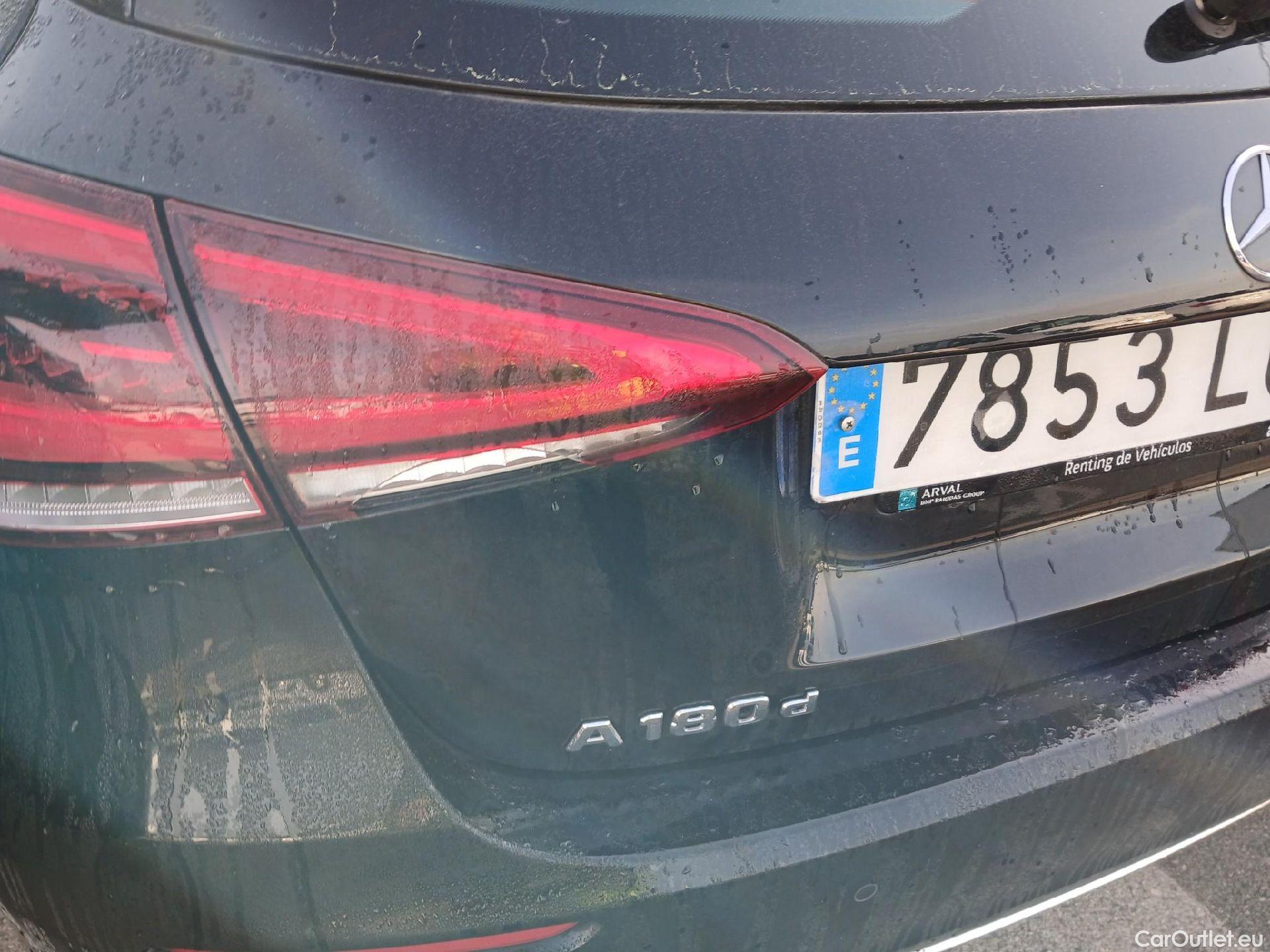  Mercedes  A-Klasse MERCEDES-BENZ Clase A / 2018 / 5P / berlina con portón A 180 d #18