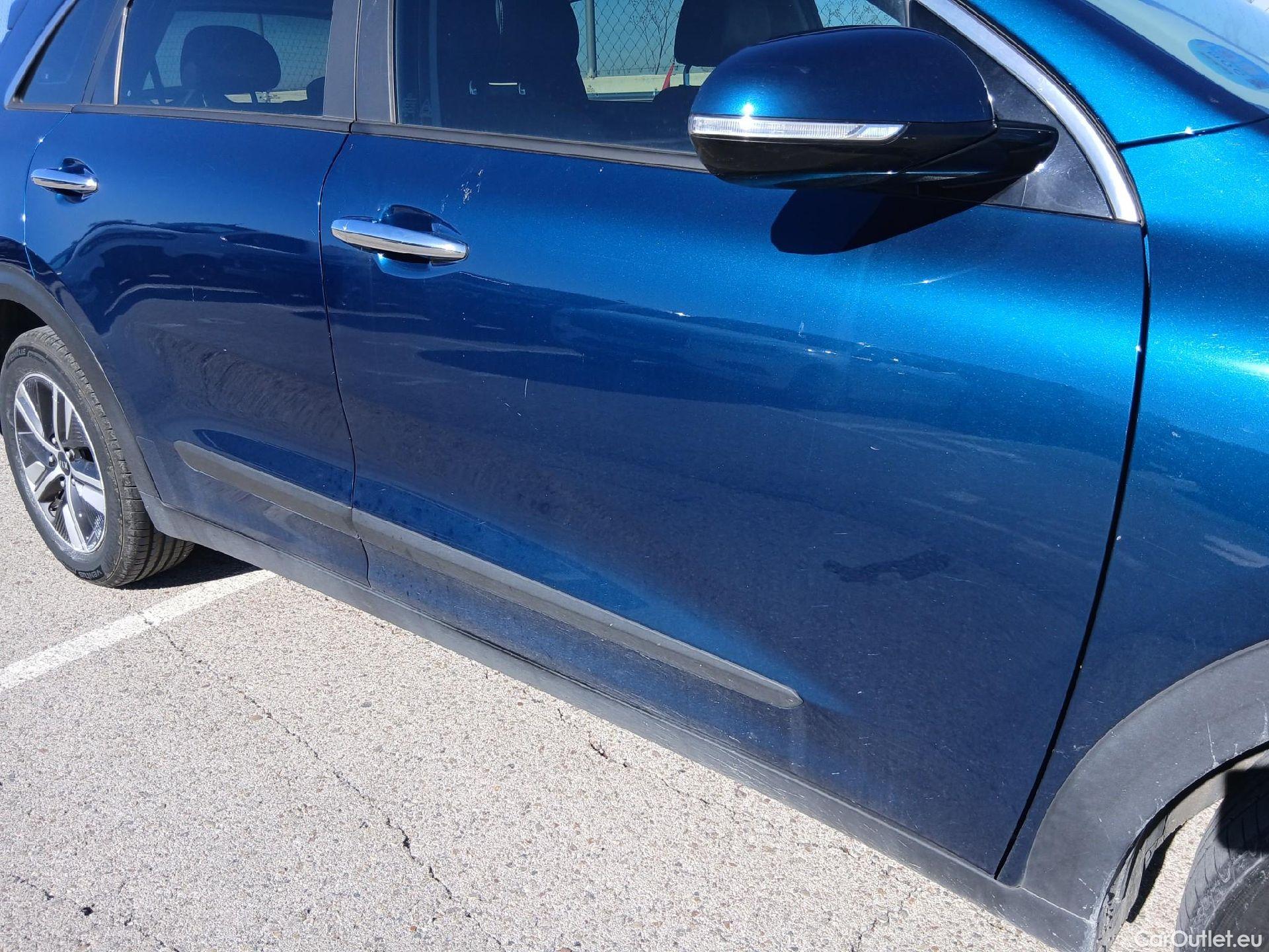  KIA  Niro KIA  / 2019 / 5P / crossover 1.6 GDi HEV 104kW (141CV) Drive #44