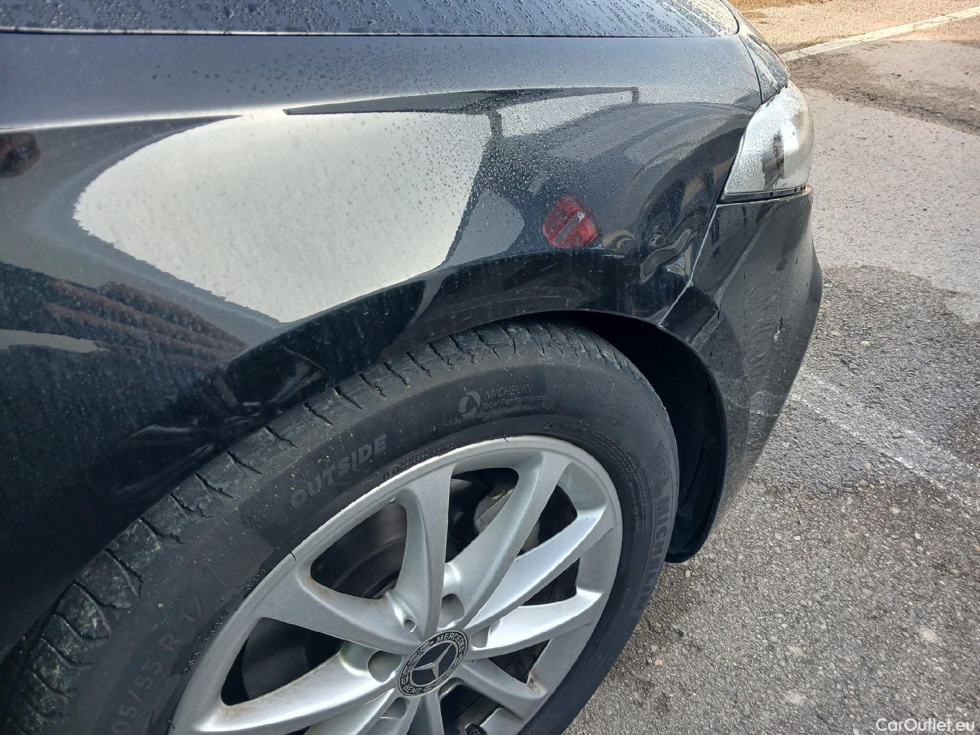  Mercedes  A-Klasse MERCEDES-BENZ Clase A / 2018 / 5P / berlina con portón A 180 d #27