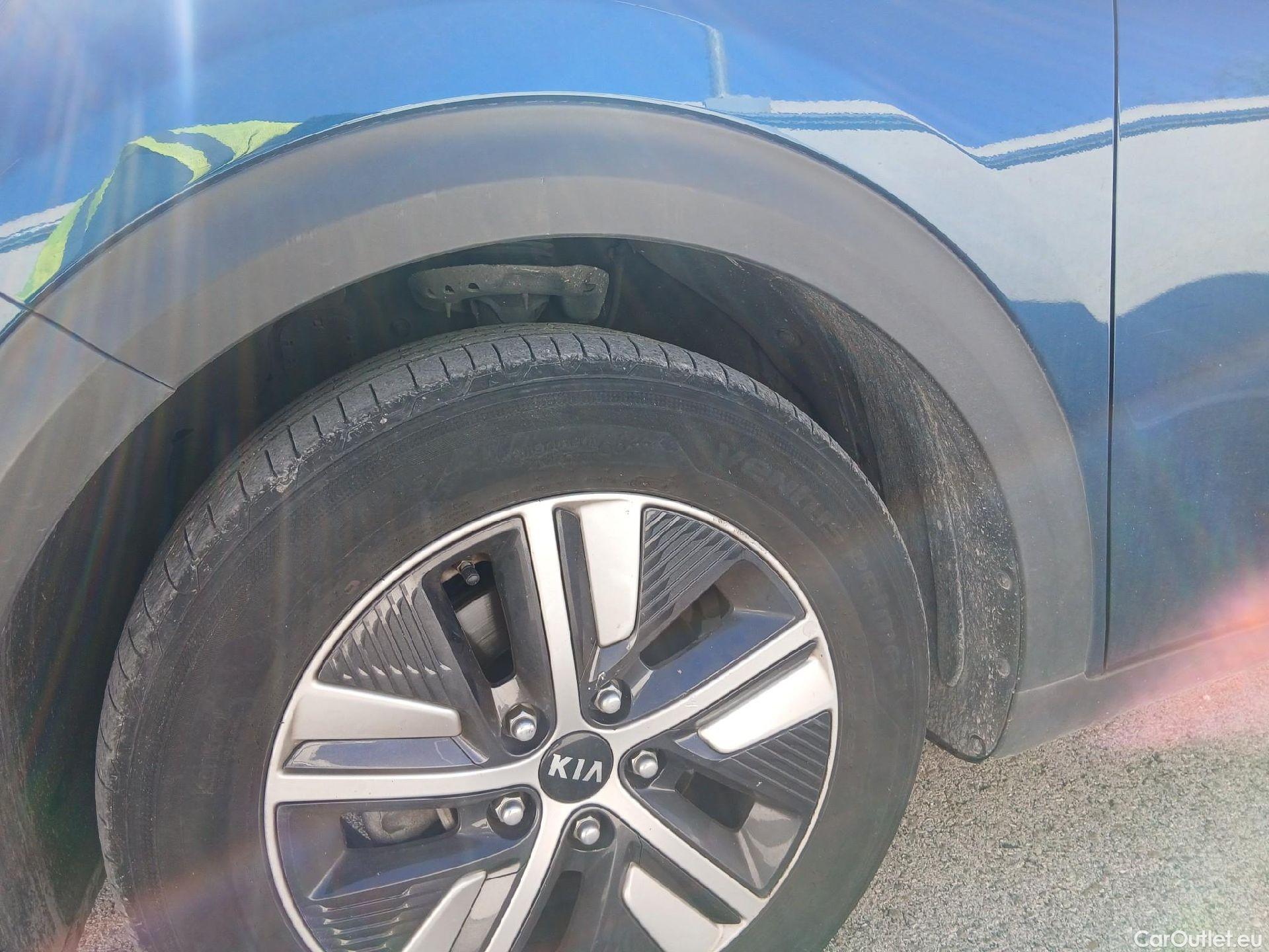  KIA  Niro KIA  / 2019 / 5P / crossover 1.6 GDi HEV 104kW (141CV) Drive #15