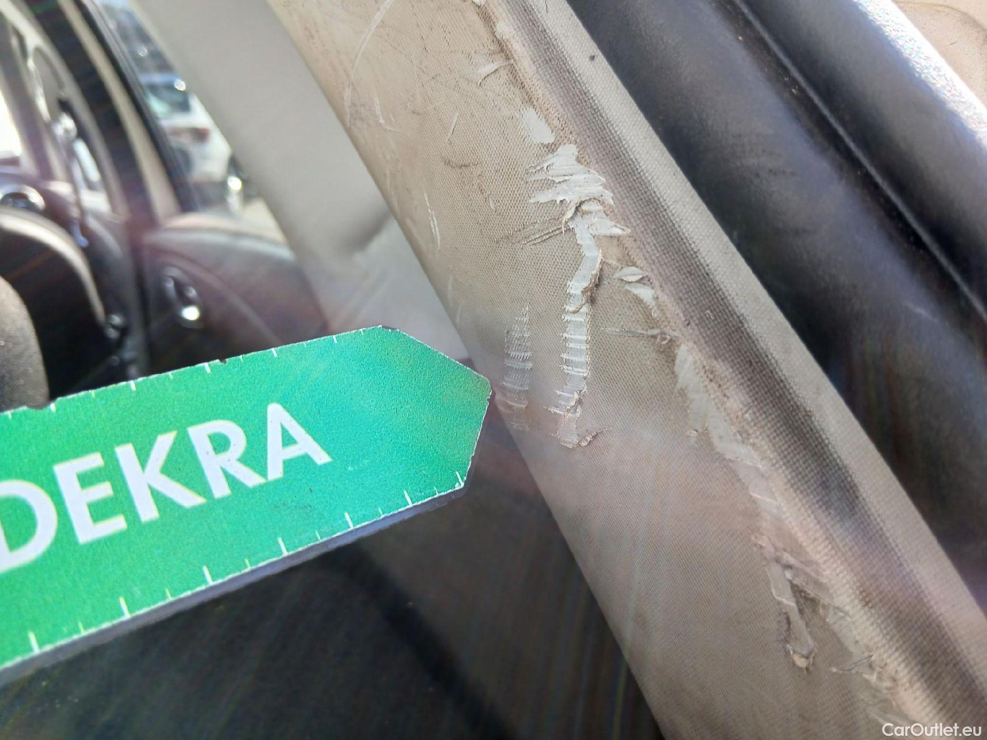  Renault  Captur RENAULT  / 2017 / 5P / crossover Zen TCe 66kW (90CV) -18 (CX) #86