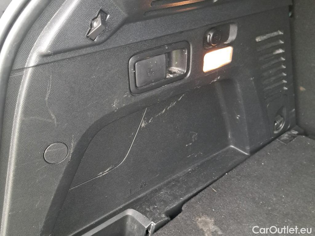  Peugeot  3008 PEUGEOT  / 2020 / 5P / todoterreno 1.5 BlueHDi 96kW (130CV) S&S Allure EAT8 #35