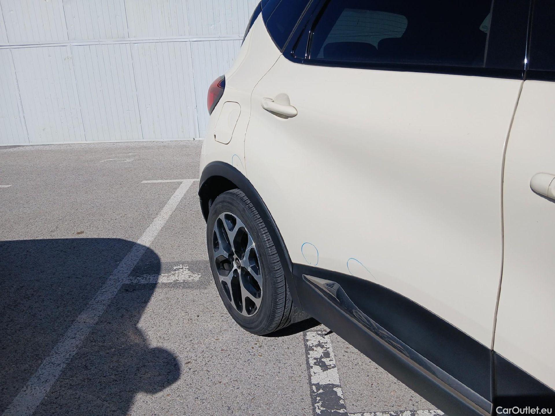  Renault  Captur RENAULT  / 2017 / 5P / crossover Zen TCe 66kW (90CV) -18 (CX) #74