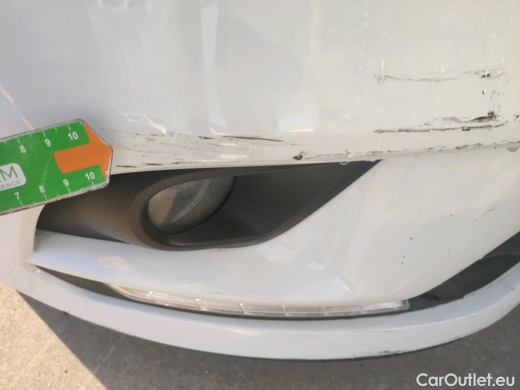  Renault  Clio RENAULT  / 2016 / 5P / berlina con portón Business TCe 66kW (90CV) GLP -18 #20