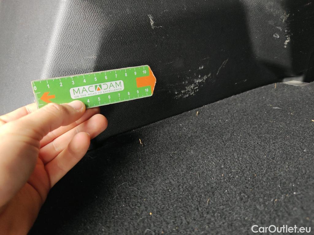  Peugeot  2008 PEUGEOT  / 2019 / 5P / todoterreno Allure Pack BlueHDI 81kW (110CV) (AC) #16