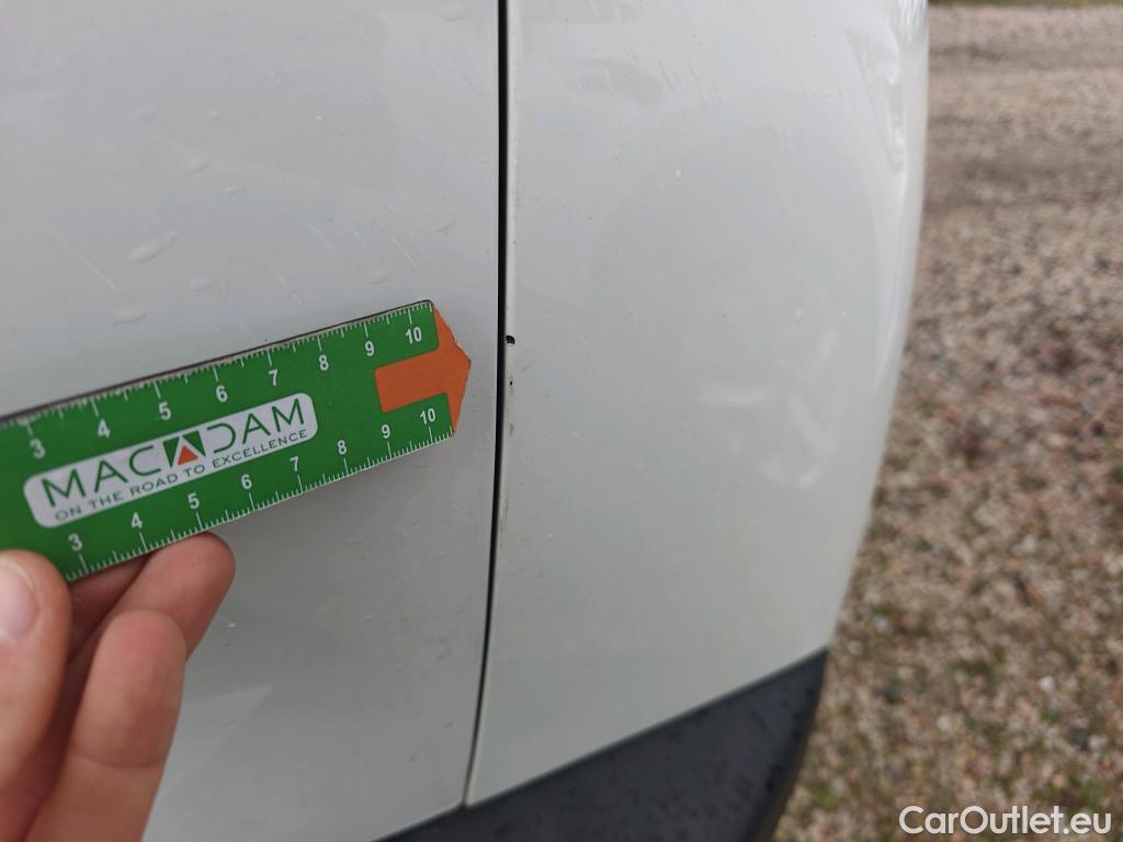  Peugeot  2008 PEUGEOT  / 2019 / 5P / todoterreno Allure Pack BlueHDI 81kW (110CV) (AC) #36