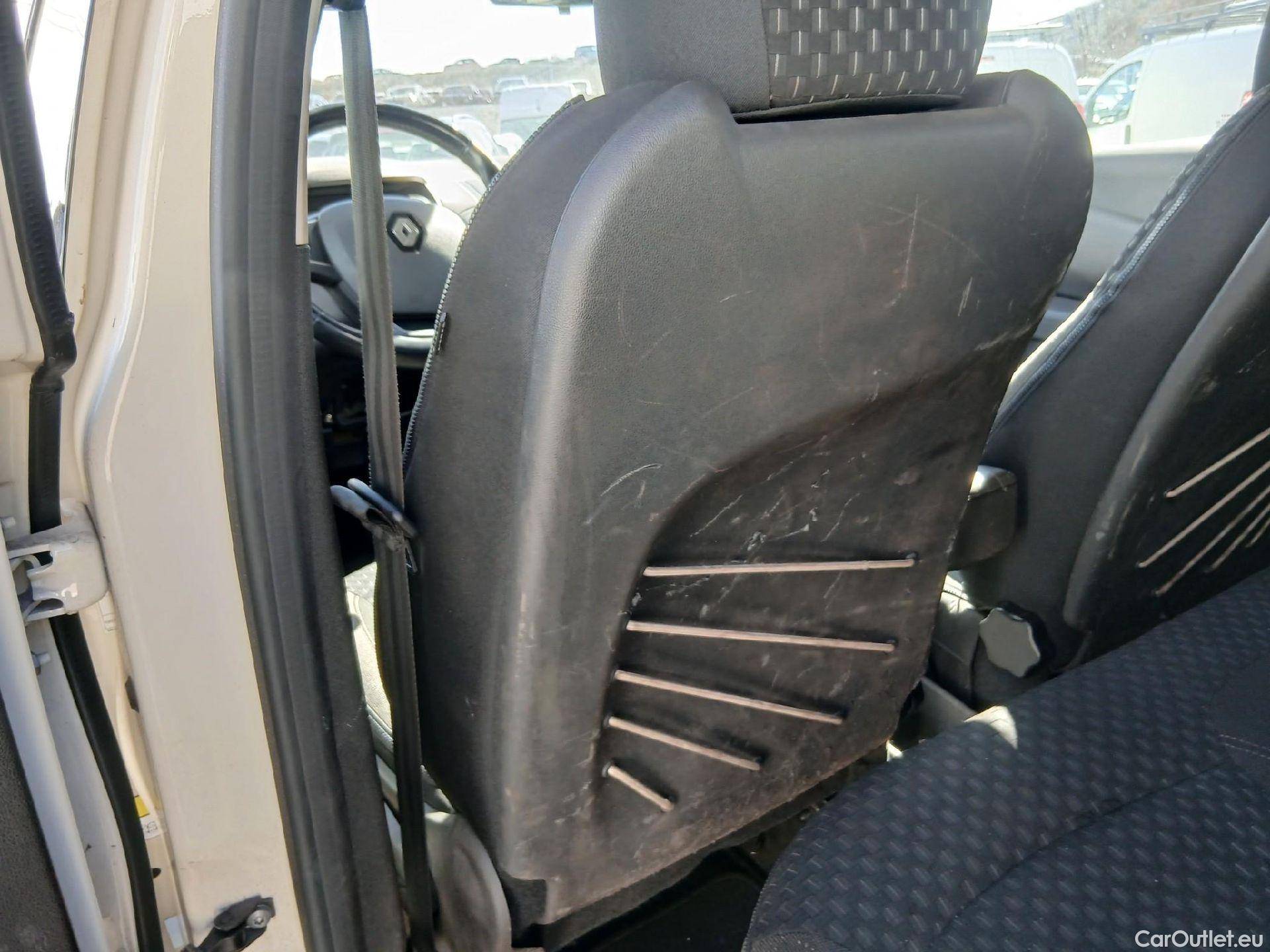  Renault  Captur RENAULT  / 2017 / 5P / crossover Zen TCe 66kW (90CV) -18 (CX) #21