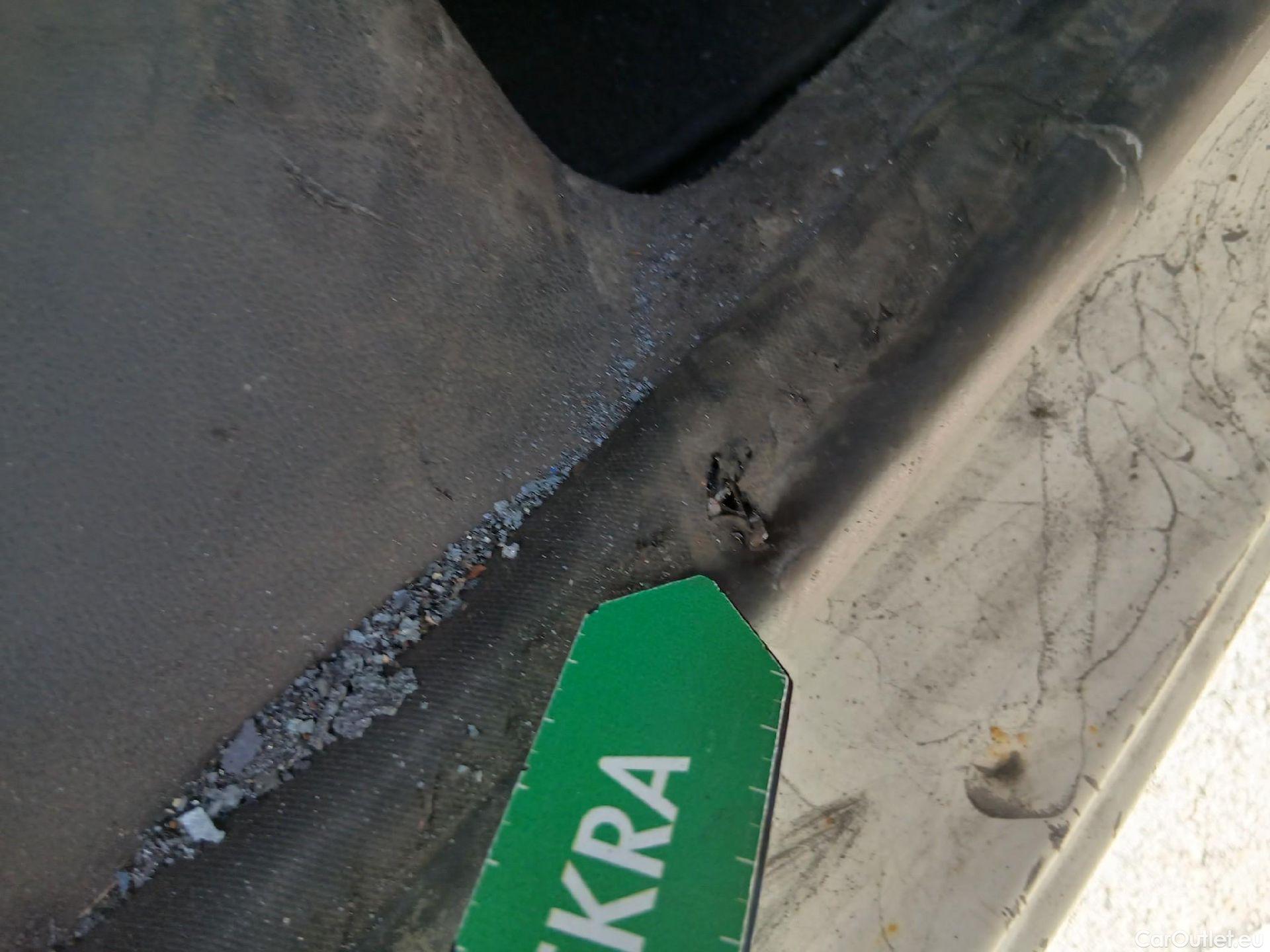  Renault  Captur RENAULT  / 2017 / 5P / crossover Zen TCe 66kW (90CV) -18 (CX) #65