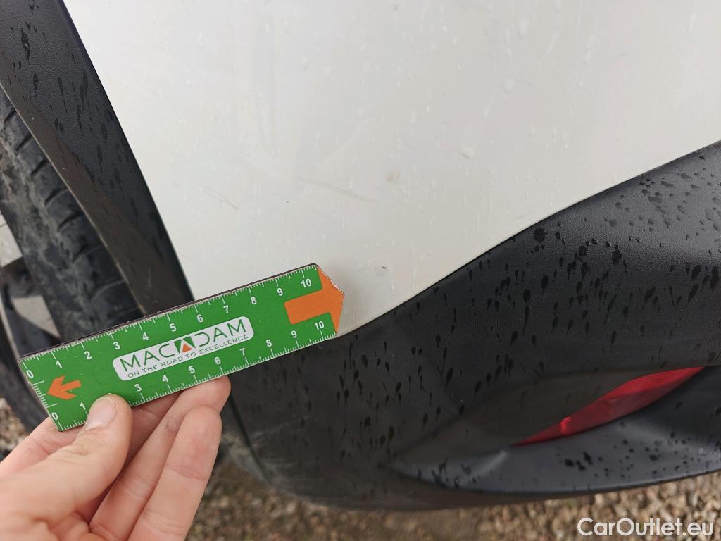  Peugeot  2008 PEUGEOT  / 2019 / 5P / todoterreno Allure Pack BlueHDI 81kW (110CV) (AC) #48