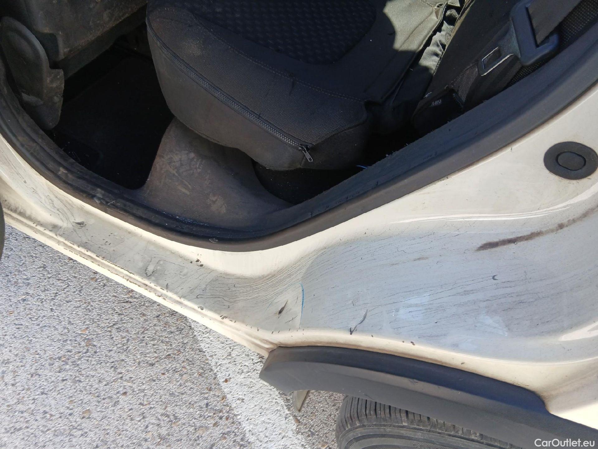  Renault  Captur RENAULT  / 2017 / 5P / crossover Zen TCe 66kW (90CV) -18 (CX) #33