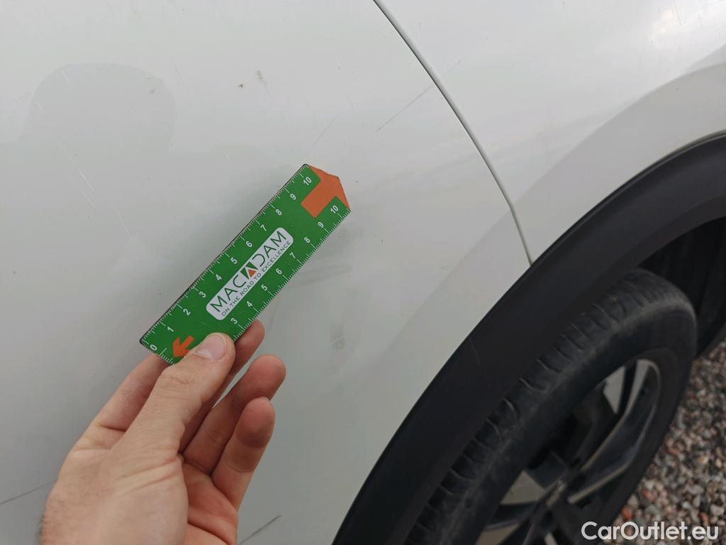  Peugeot  2008 PEUGEOT  / 2019 / 5P / todoterreno Allure Pack BlueHDI 81kW (110CV) (AC) #35